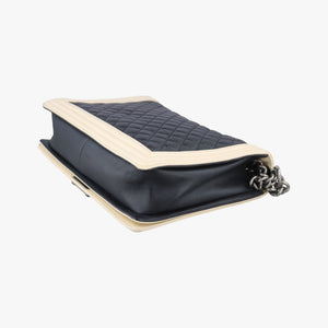 Vintage Chanel BOY CHANEL Black×beige lambskin A67087 shoulderbag | stylenewstar