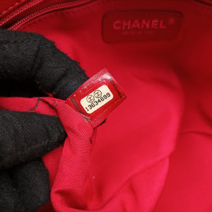 Pre-owned Chanel Paris-Venice Vinyl Lipstick Ligne Red Patent A47926 shoulderbag | stylenewstar