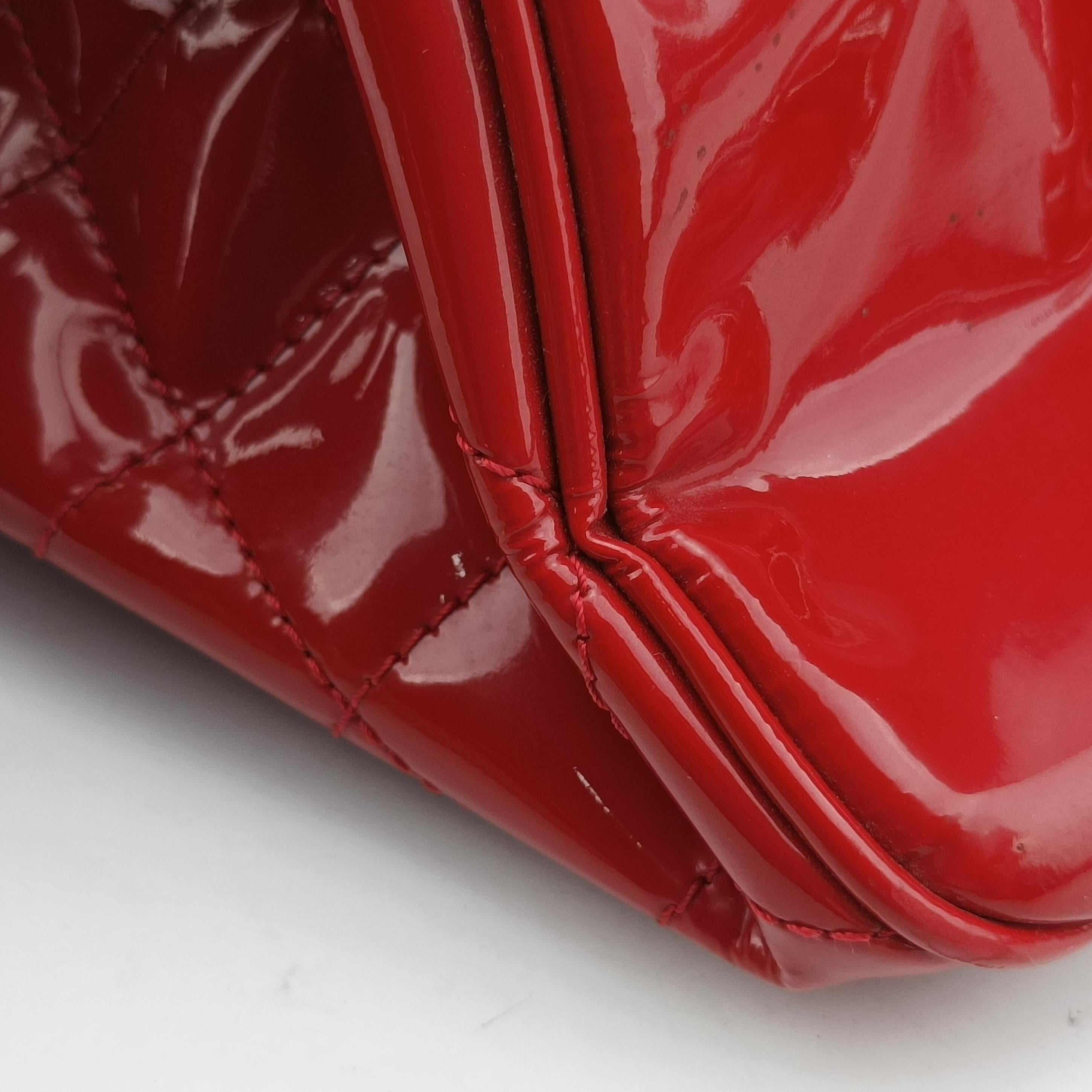 Pre-owned Chanel Paris-Venice Vinyl Lipstick Ligne Red Patent A47926 shoulderbag | stylenewstar