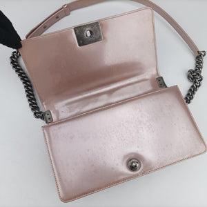 Secondhand Chanel BOY CHANEL Pink Patent A67018 shoulderbag | stylenewstar