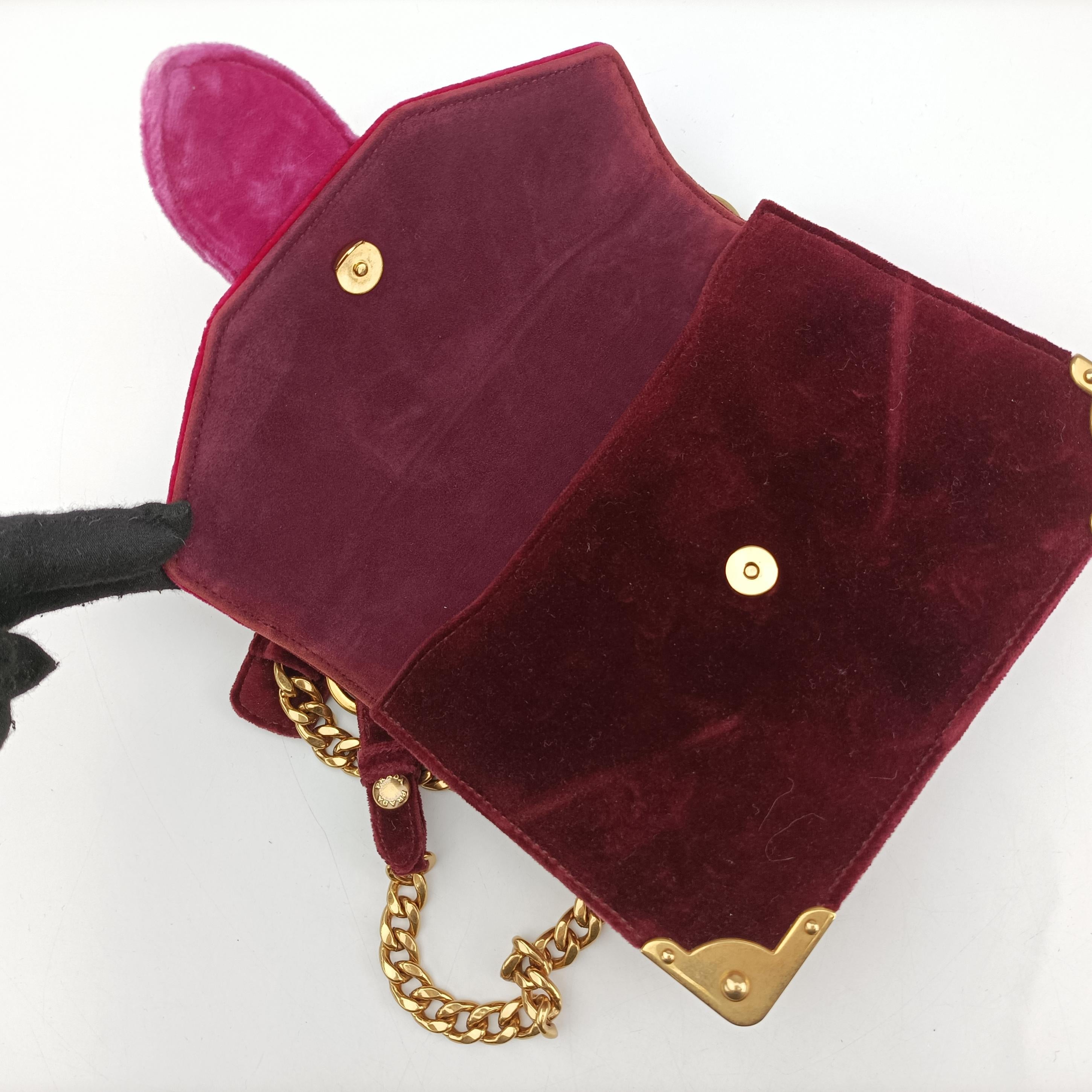 Pre-owned Prada Animalier Cahier Lions Head Red×Pink Velvet 1BD089 shoulderbag | stylenewstar