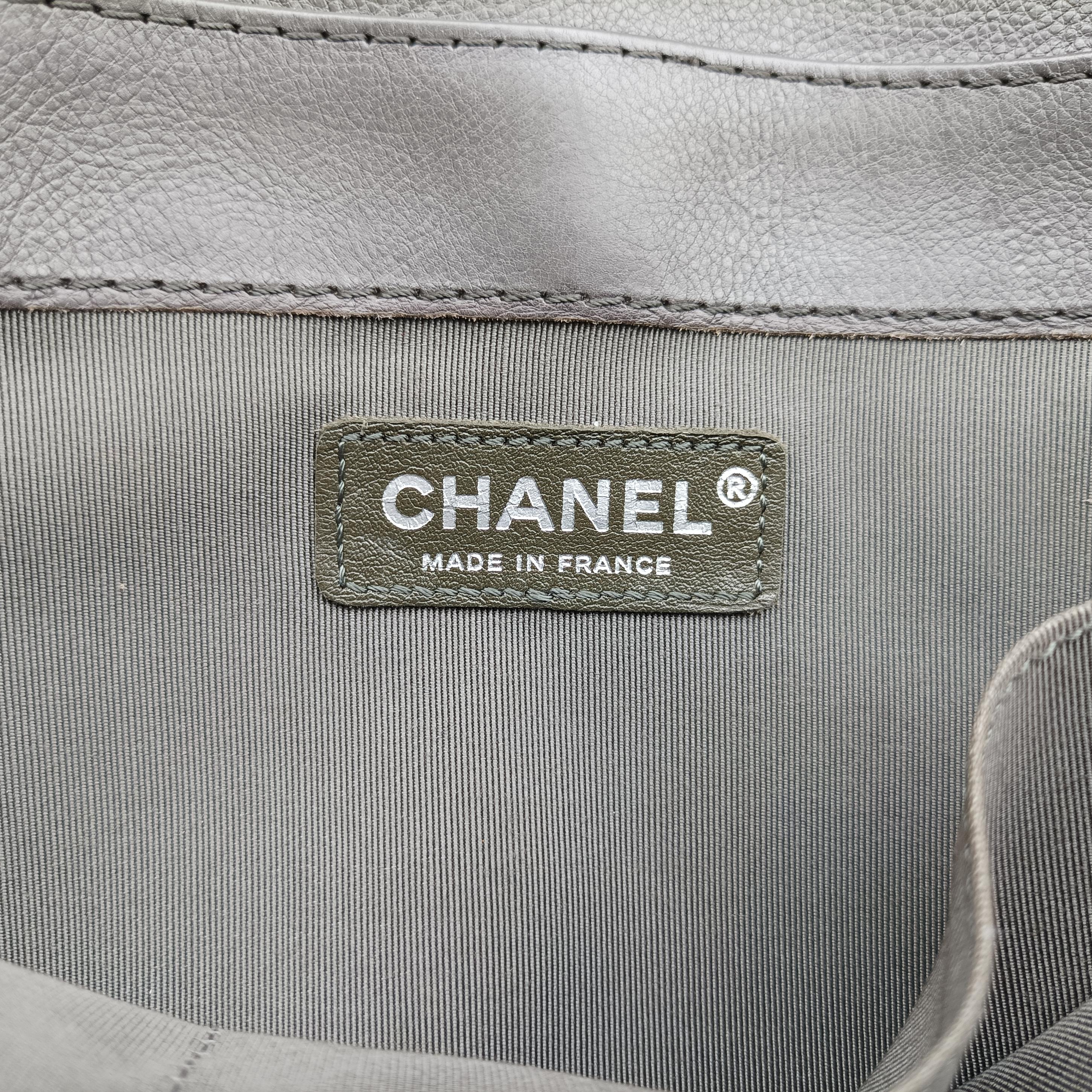 Pre-owned Chanel BOY CHANEL Grey leather A67948 shoulderbag | stylenewstar