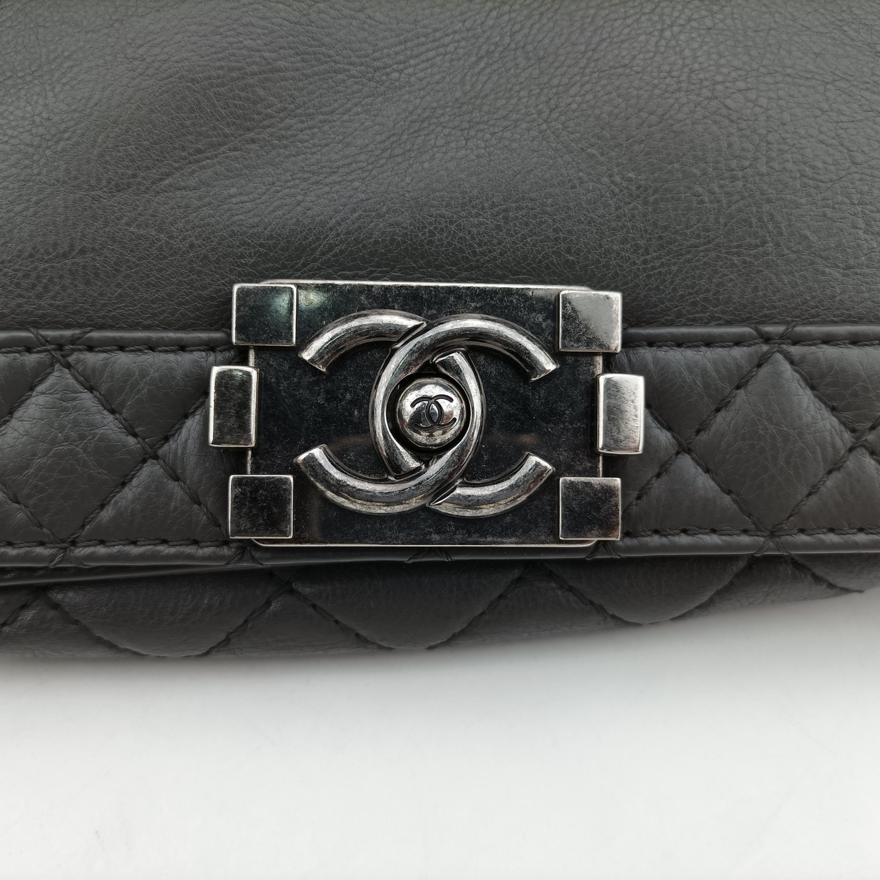 Pre-owned Chanel BOY CHANEL Grey leather A67948 shoulderbag | stylenewstar