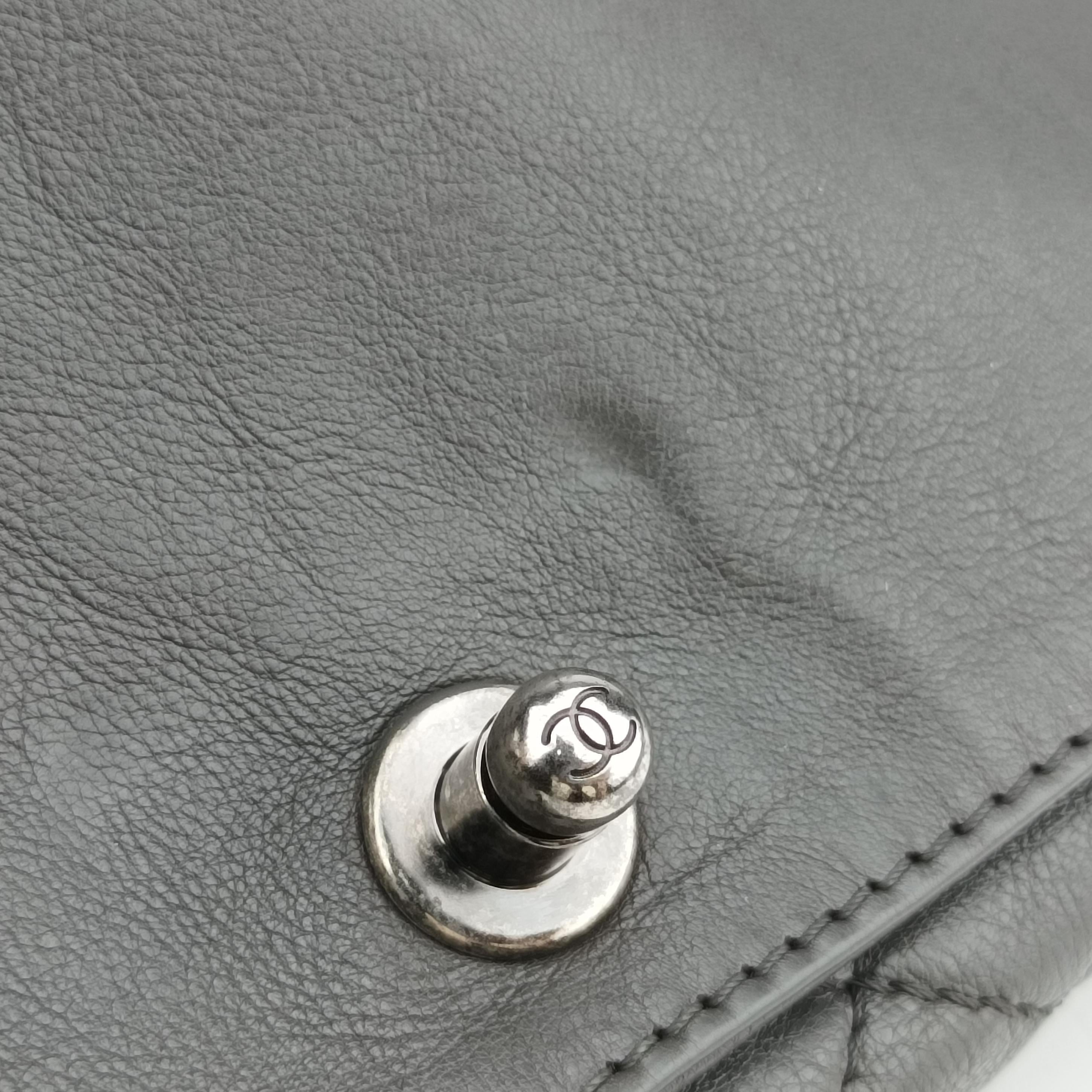 Pre-owned Chanel BOY CHANEL Grey leather A67948 shoulderbag | stylenewstar