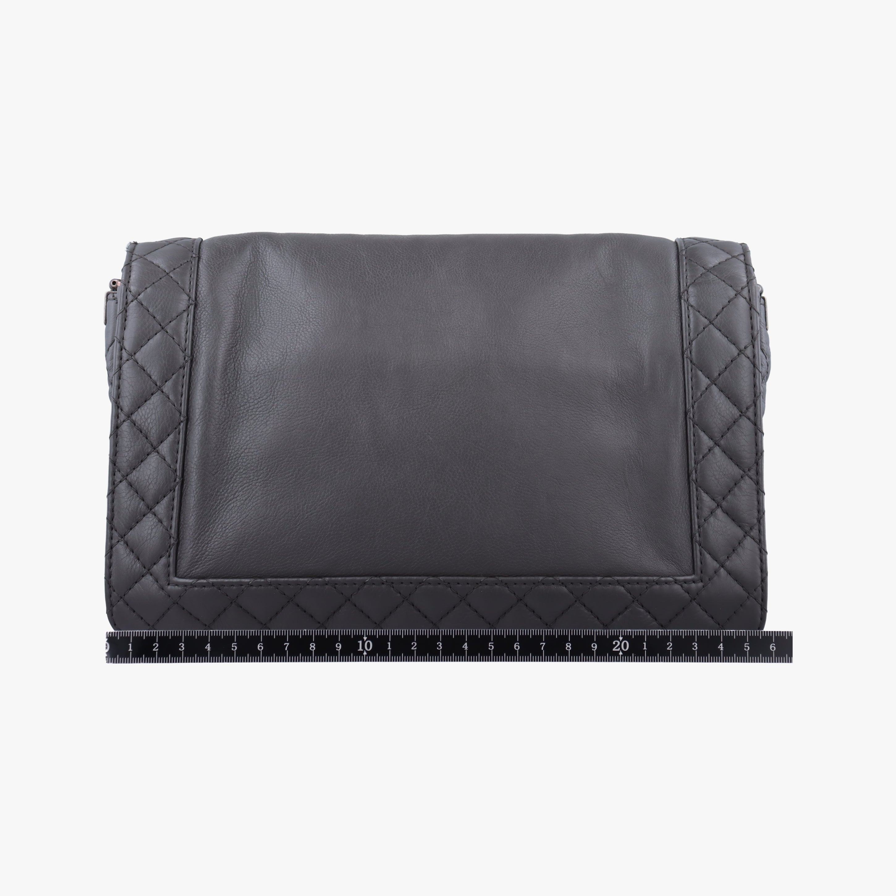 Pre-owned Chanel BOY CHANEL Grey leather A67948 shoulderbag | stylenewstar