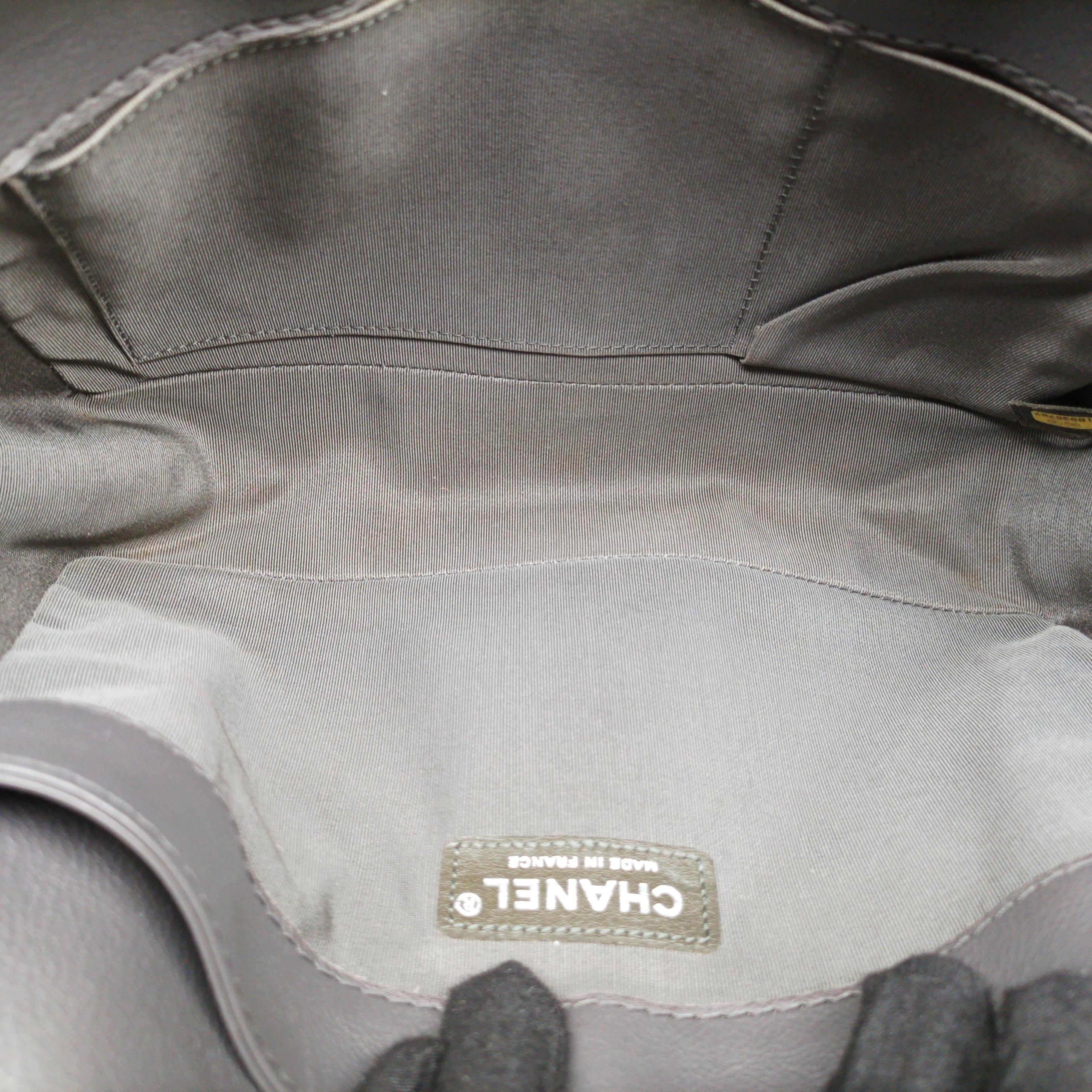 Pre-owned Chanel BOY CHANEL Grey leather A67948 shoulderbag | stylenewstar