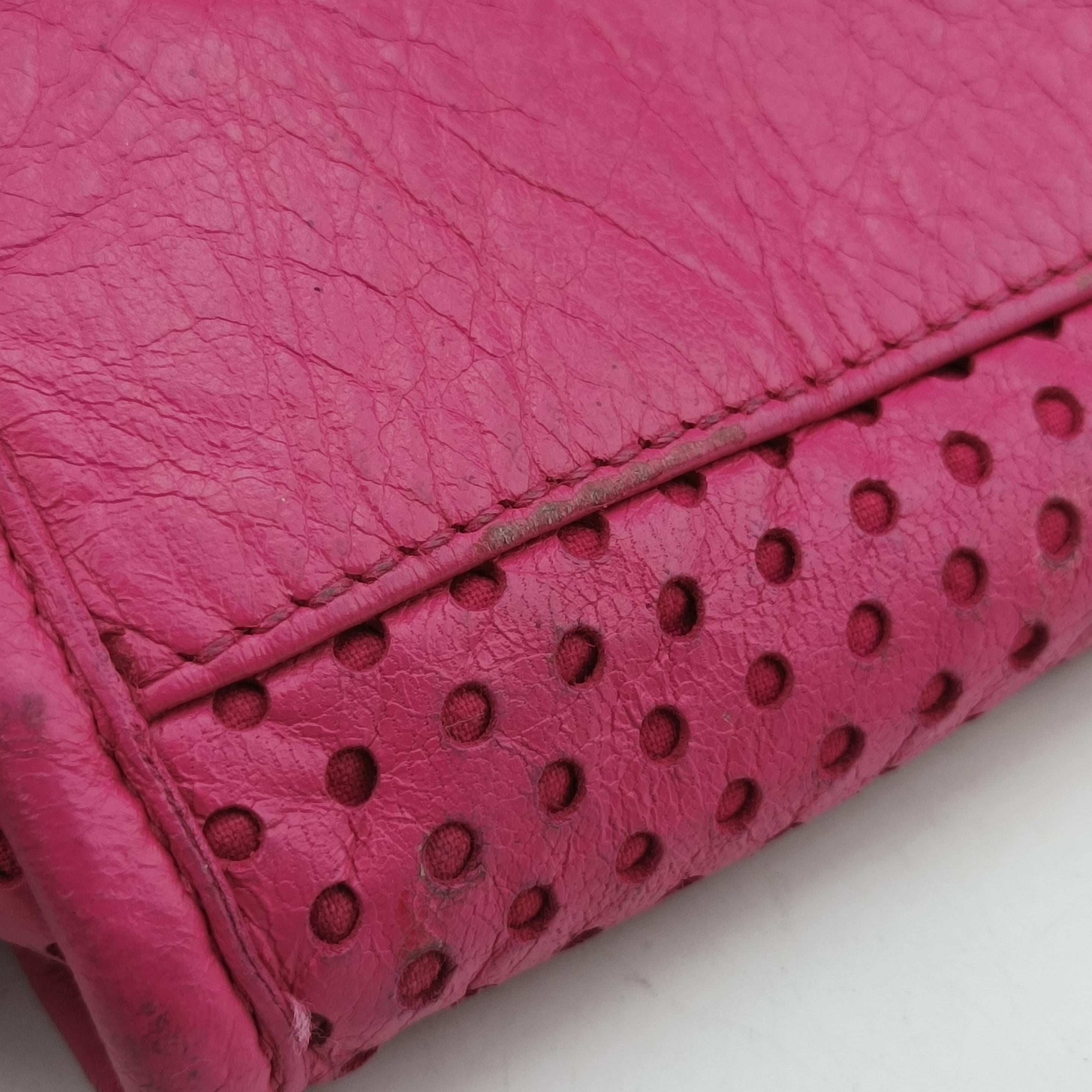 Secondhand Balenciaga Classic City Pink leather  shoulderbag | stylenewstar