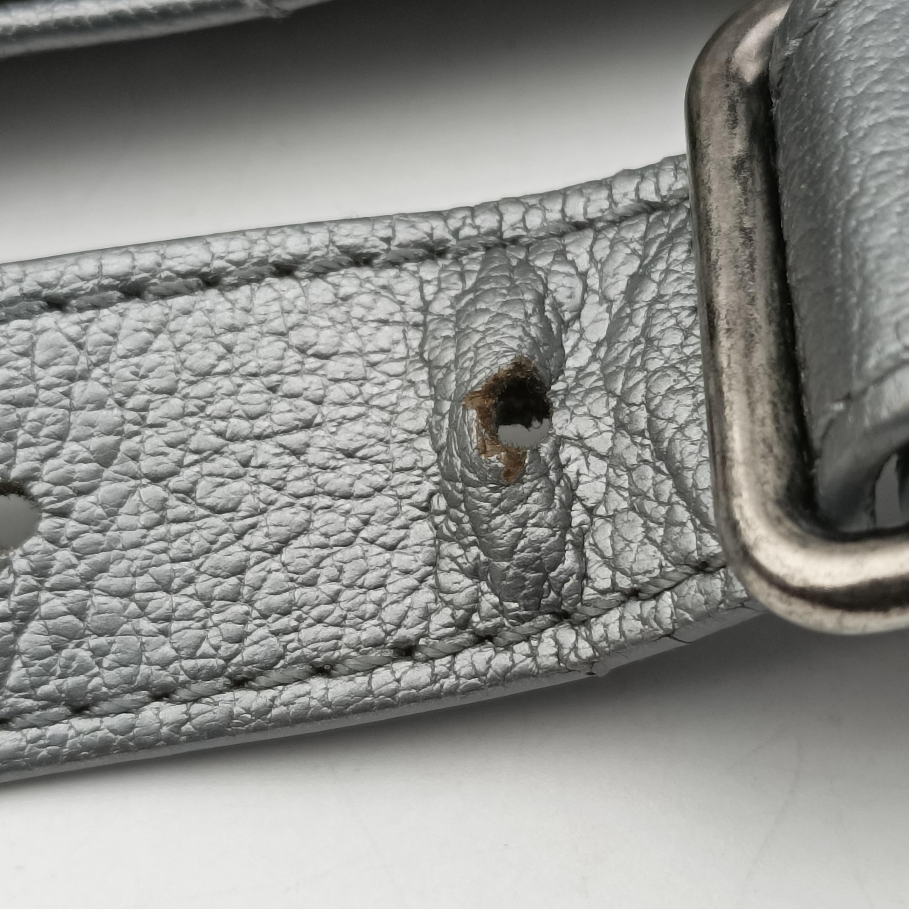 Pre-owned Chanel Matelasse Silver Leather A94102 bum bag/waist bag | stylenewstar