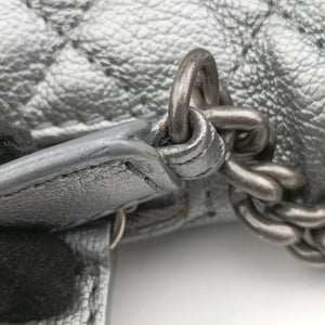 Pre-owned Chanel Matelasse Silver Leather A94102 bum bag/waist bag | stylenewstar