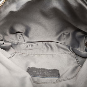 Pre-owned Chanel Matelasse Silver Leather A94102 bum bag/waist bag | stylenewstar