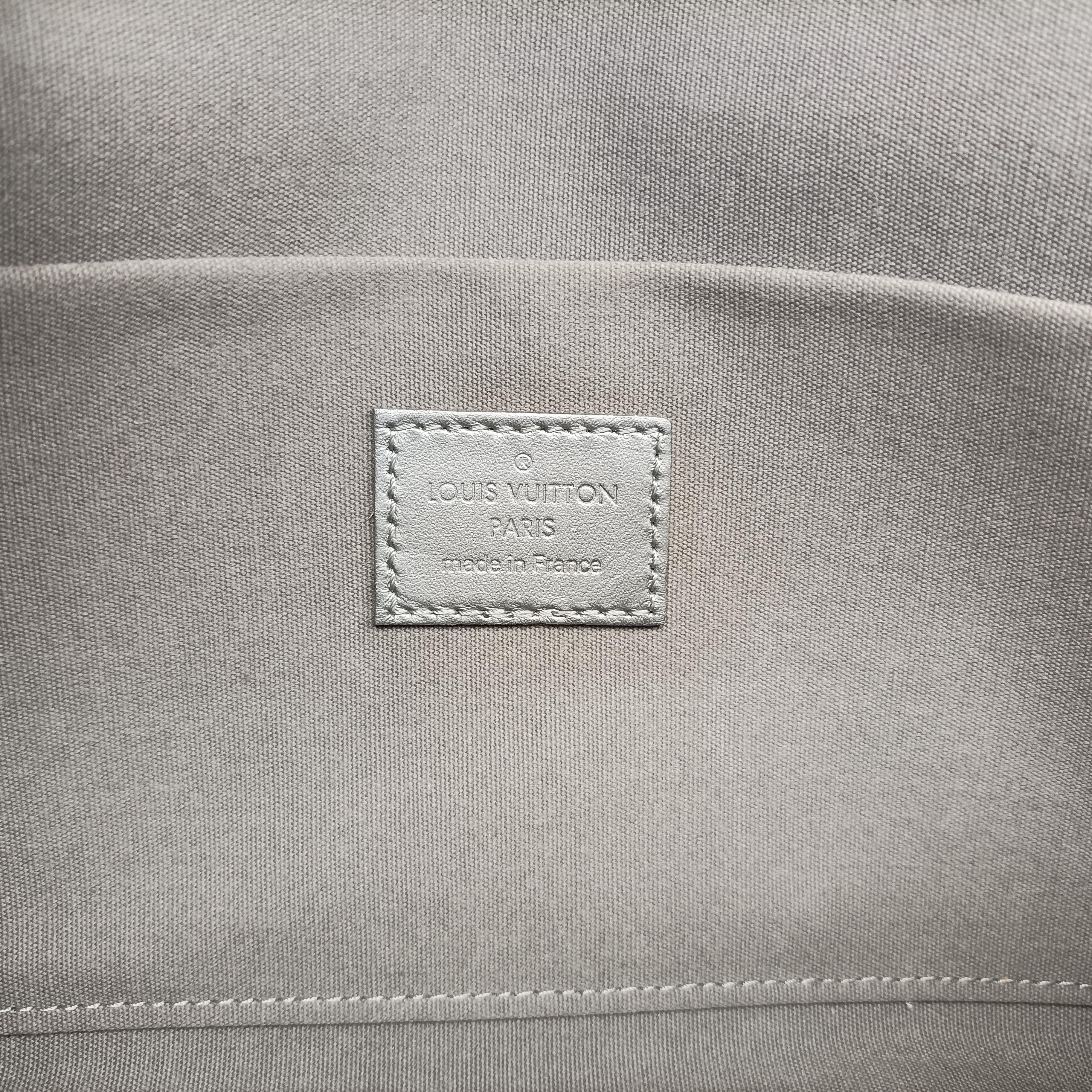 Vintage Louis Vuitton Pochette Felice Silver Vernis M68648 shoulderbag | stylenewstar