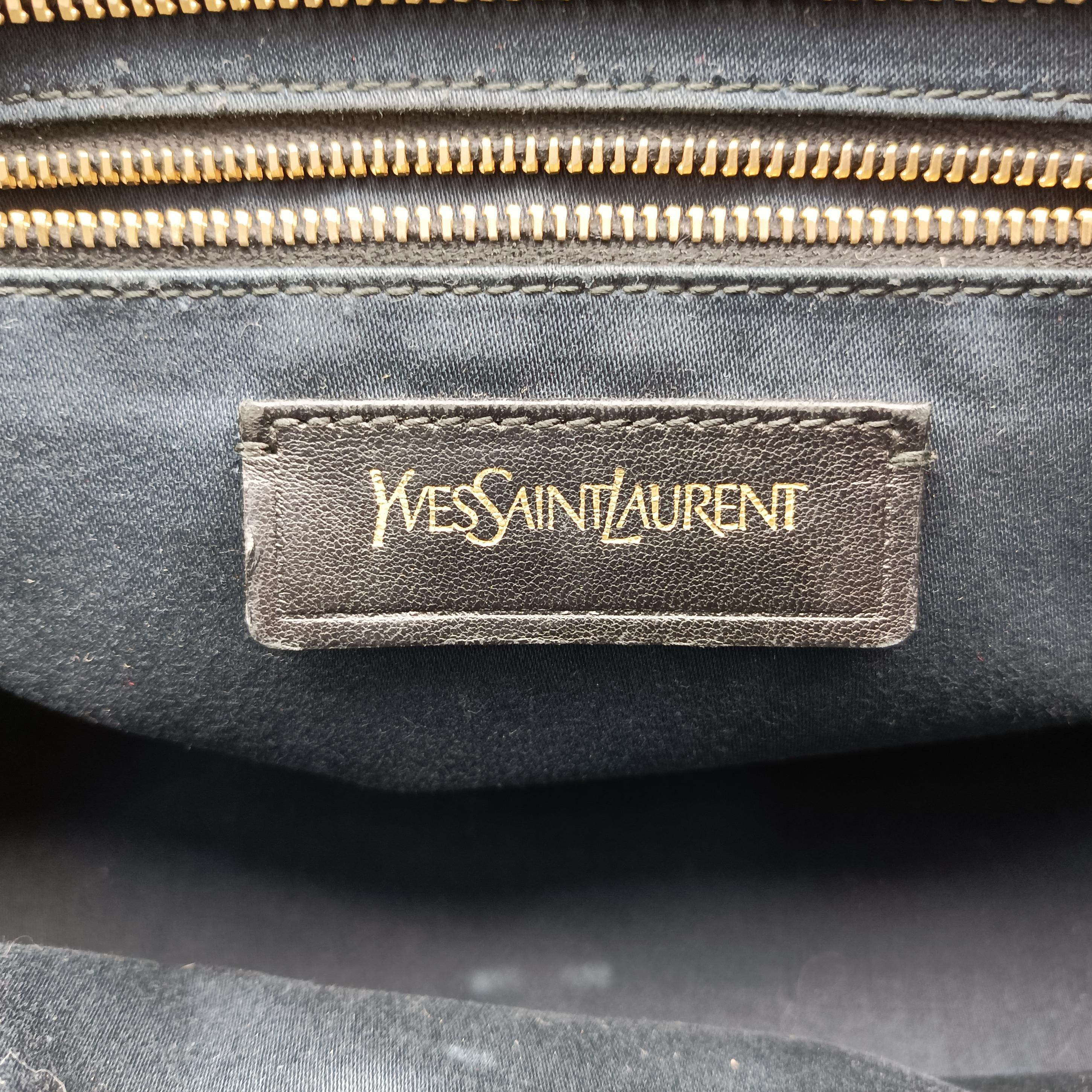Pre-owned Yves Saint Laurent Cabas ChYc Mini Black Leather 311222 shoulderbag | stylenewstar