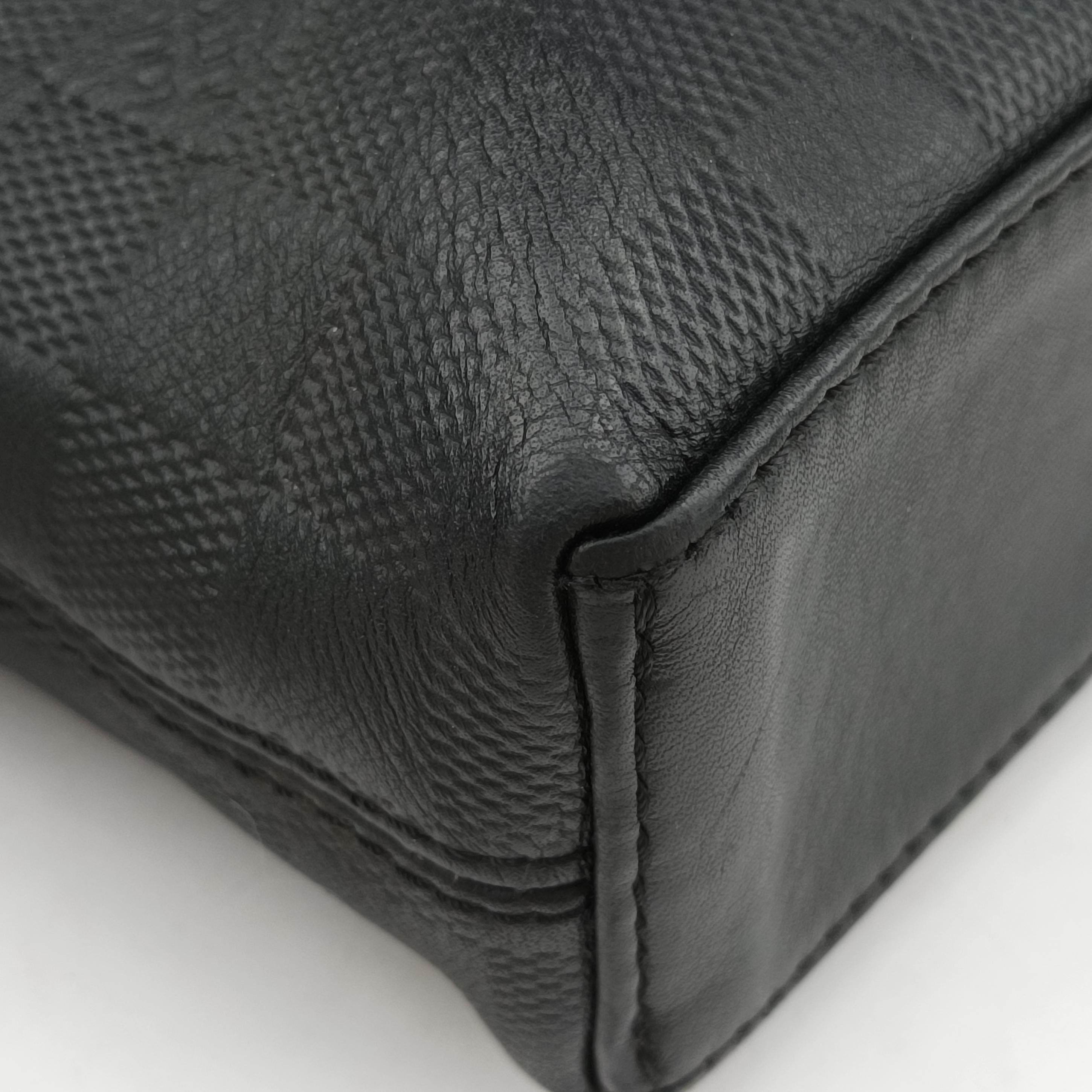 Pre-owned Louis Vuitton Porte Documents Jour Noir Damier Graphite N48224 handbag | stylenewstar