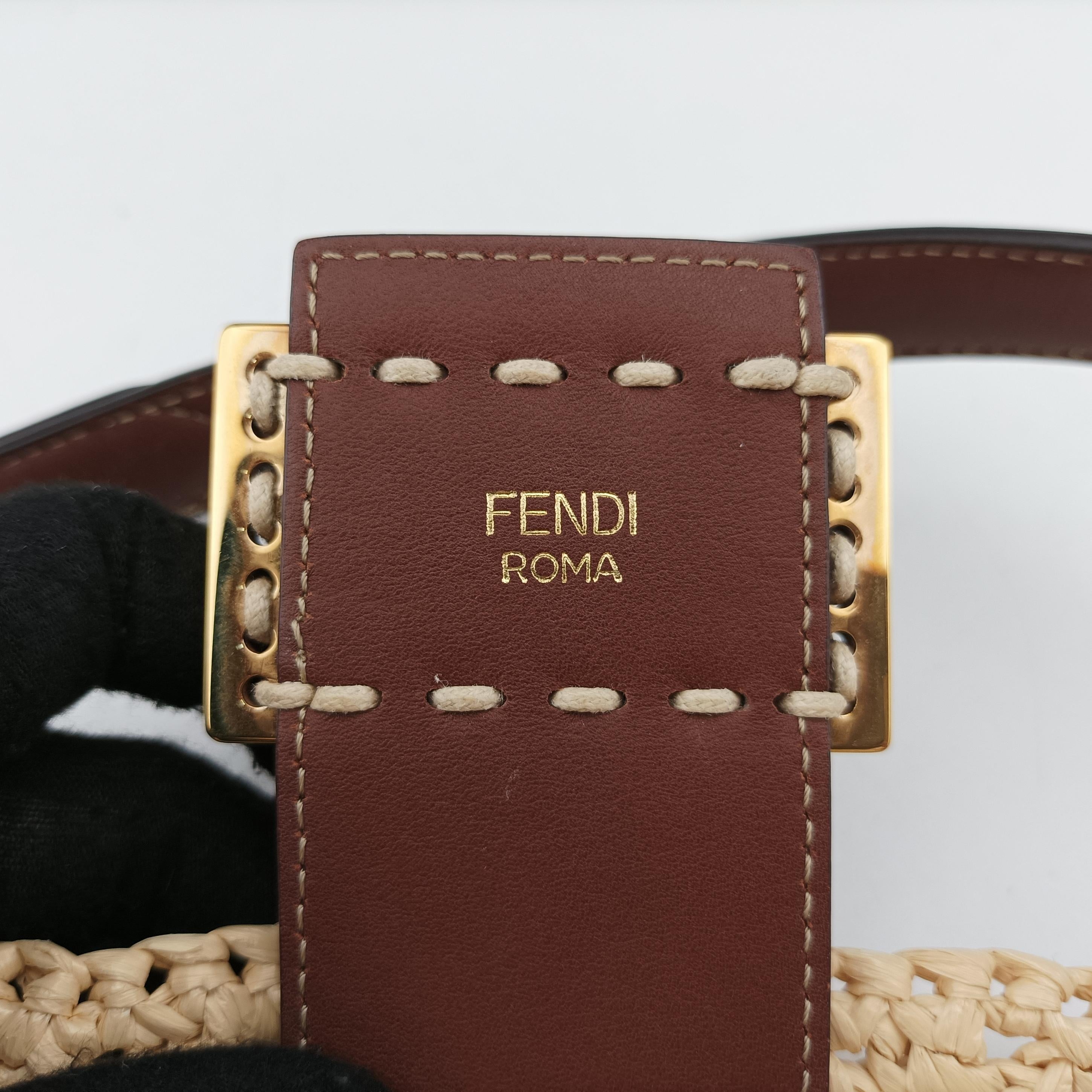 Pre-owned Fendi Croissant Crochet Beige straw 8BR790 shoulderbag | stylenewstar