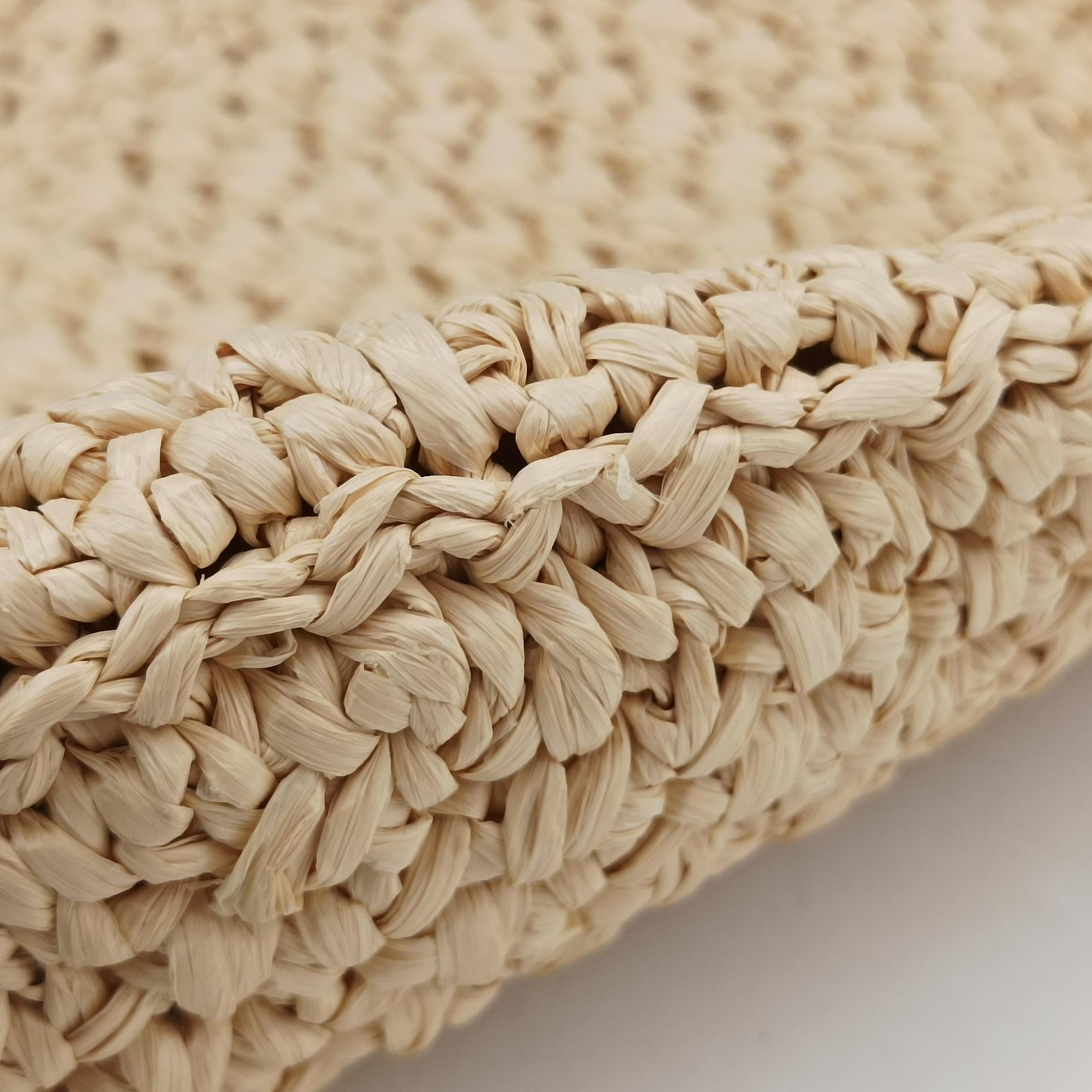 Pre-owned Fendi Croissant Crochet Beige straw 8BR790 shoulderbag | stylenewstar