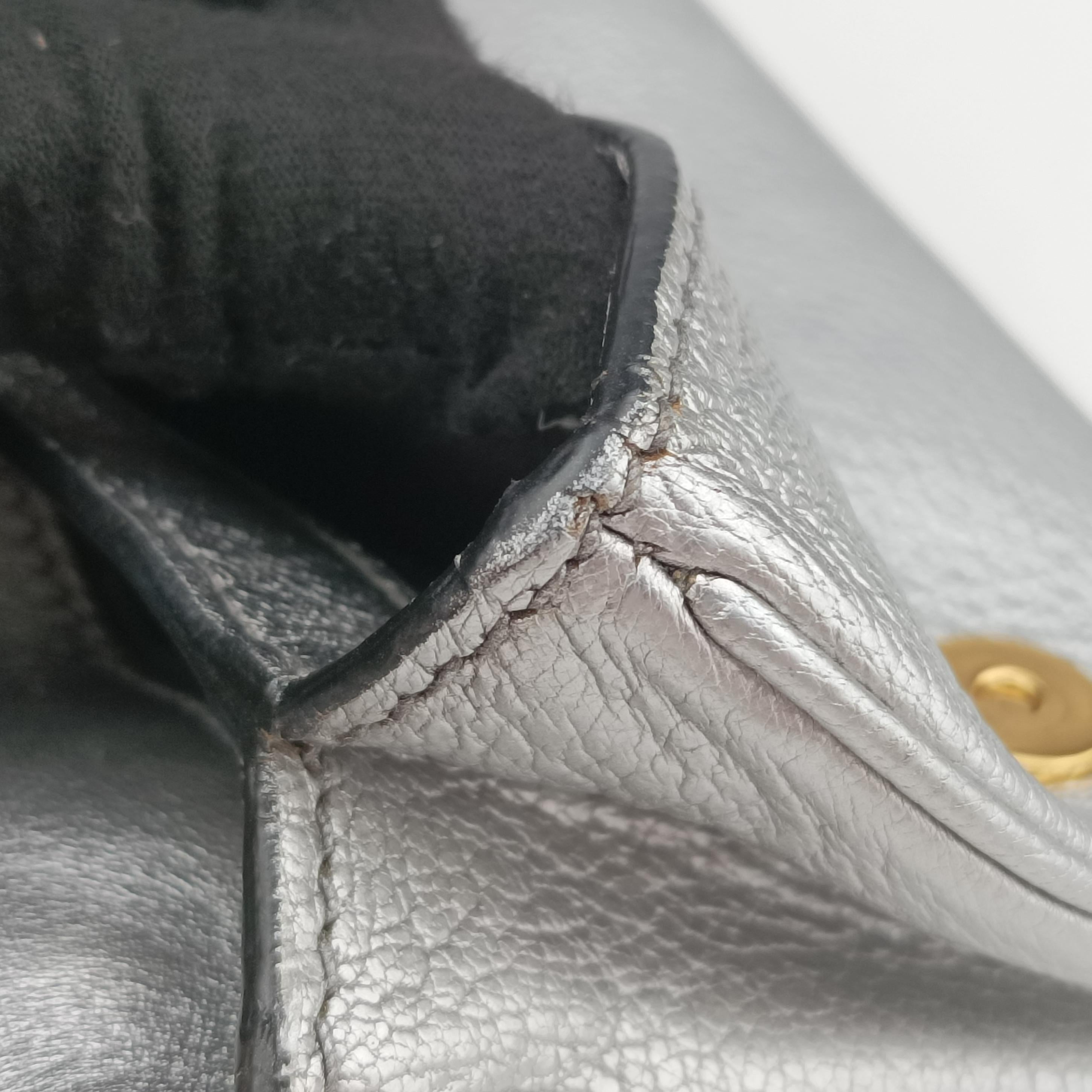 Pre-owned Miu Miu Miu Lady Silver Leather  shoulderbag | stylenewstar