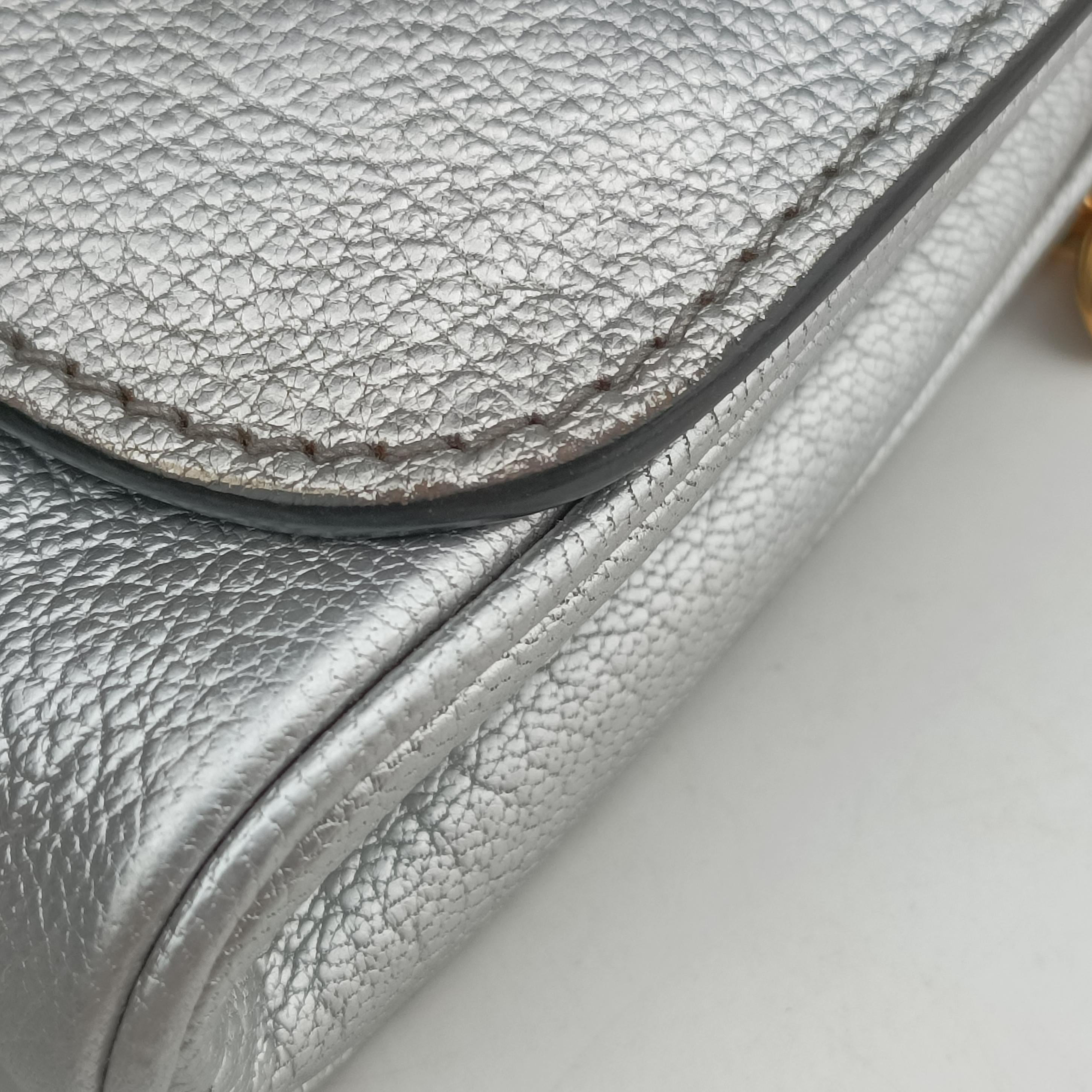 Pre-owned Miu Miu Miu Lady Silver Leather  shoulderbag | stylenewstar