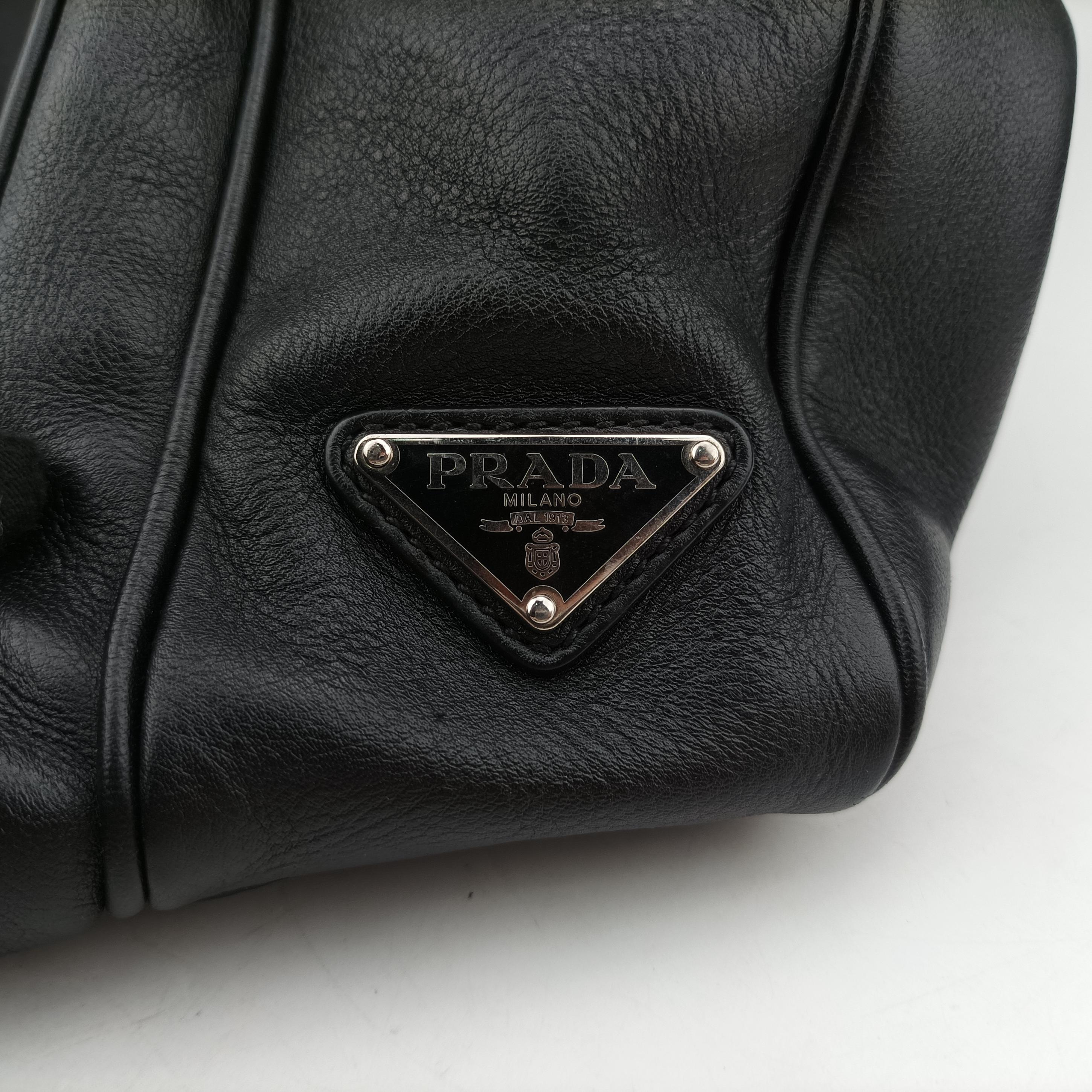 Vintage Prada triangle logo plate Black leather 2VG033 shoulderbag | stylenewstar