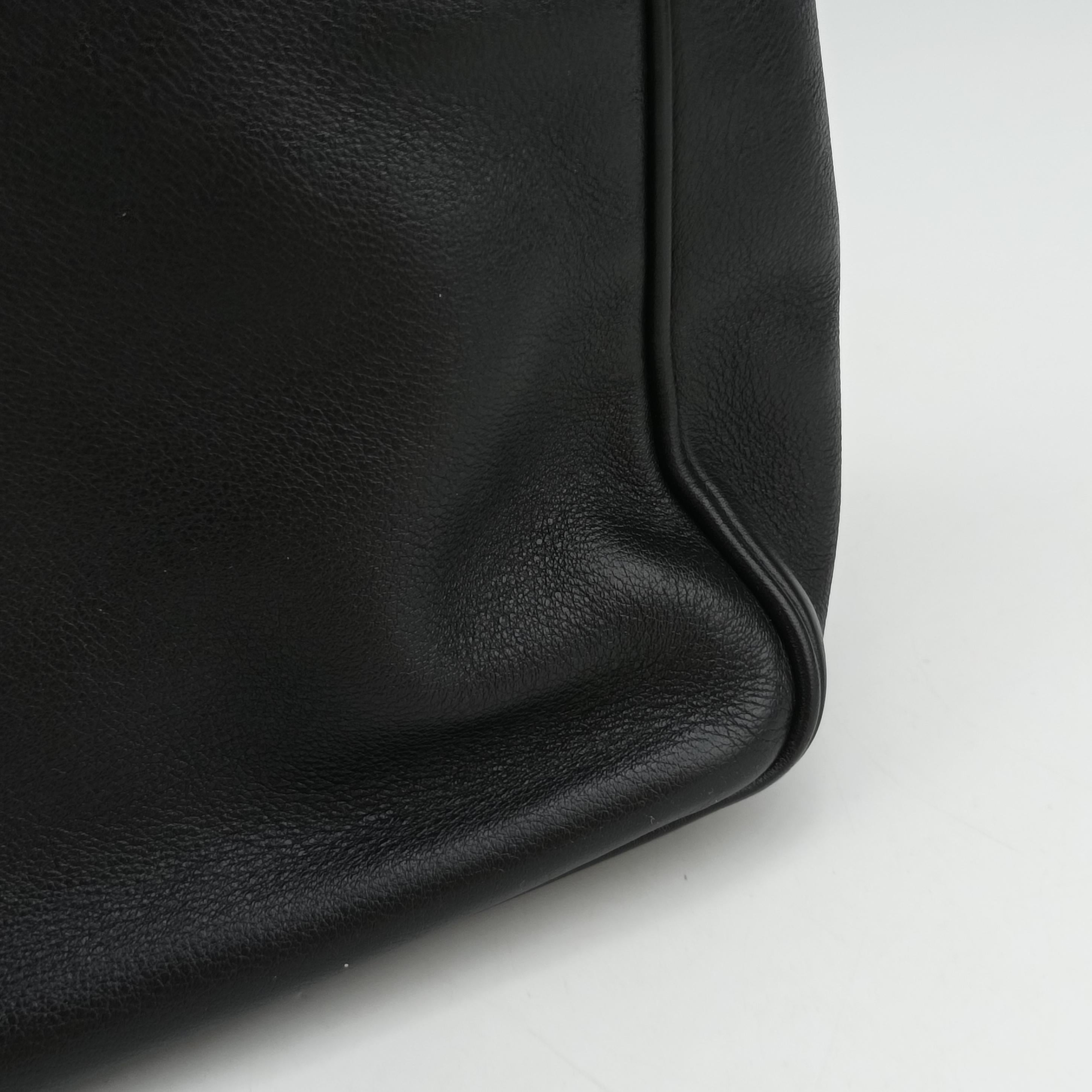 Vintage Prada triangle logo plate Black leather 2VG033 shoulderbag | stylenewstar