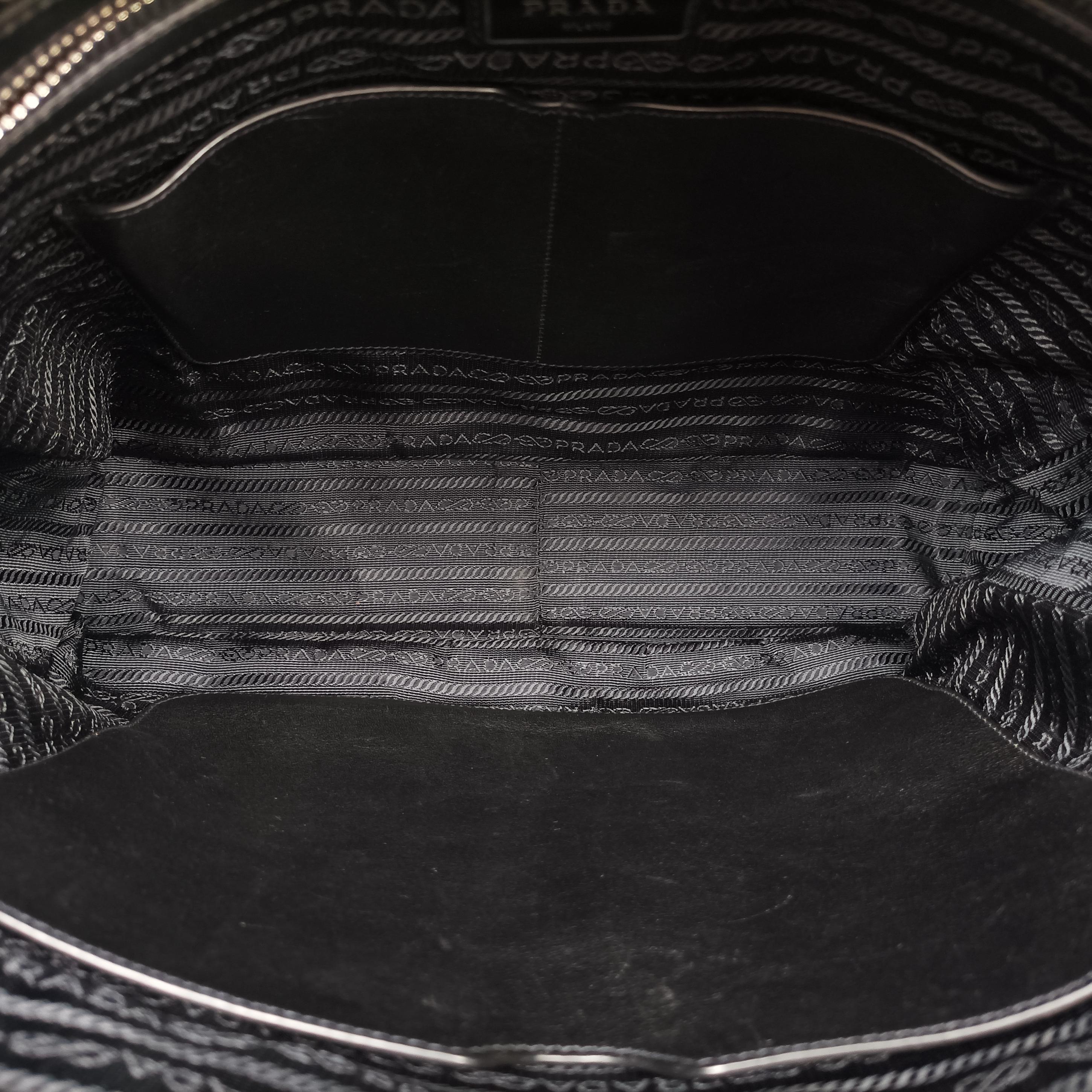 Vintage Prada triangle logo plate Black leather 2VG033 shoulderbag | stylenewstar