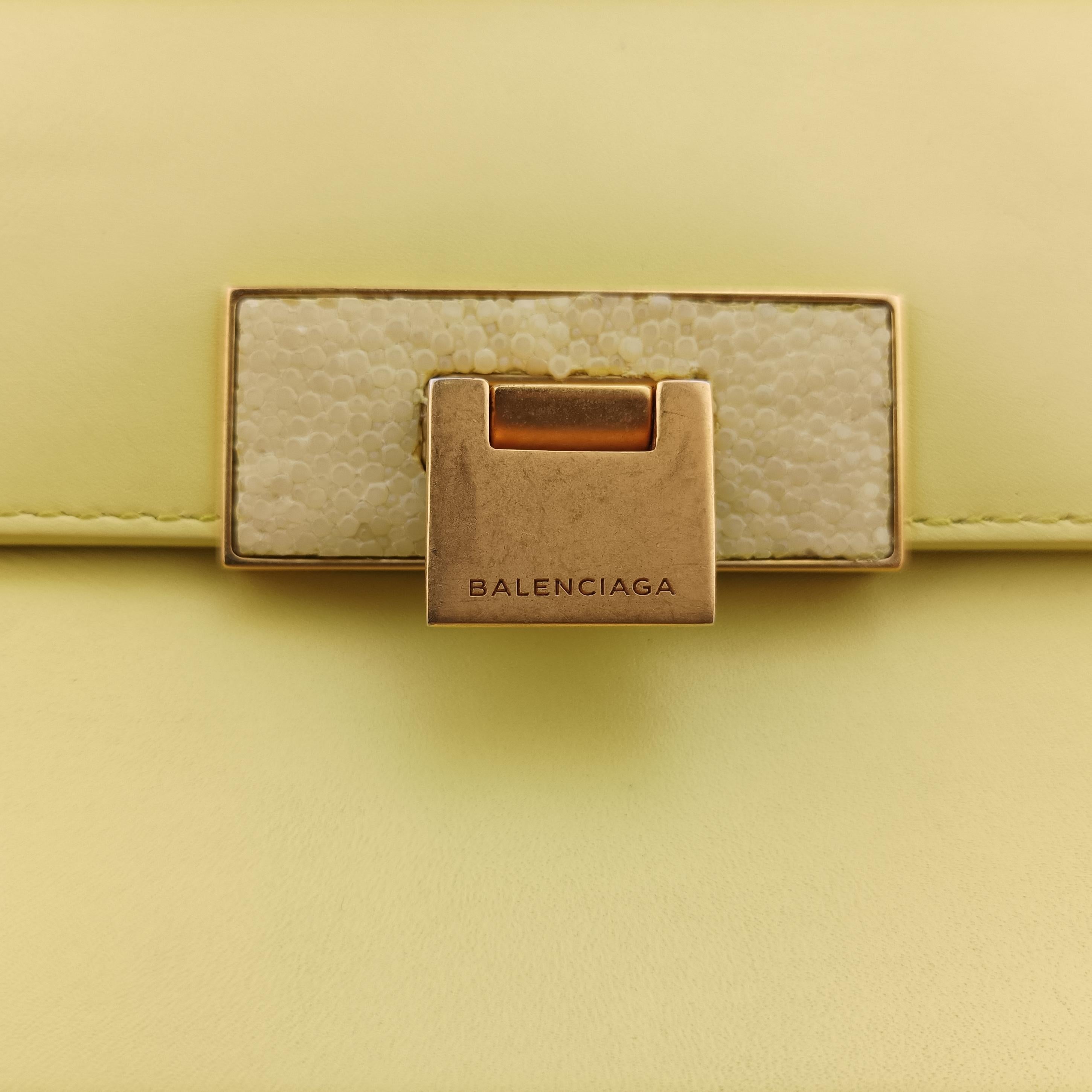 Pre-owned Balenciaga Le Dix Cartable Yellow Leather  shoulderbag | stylenewstar