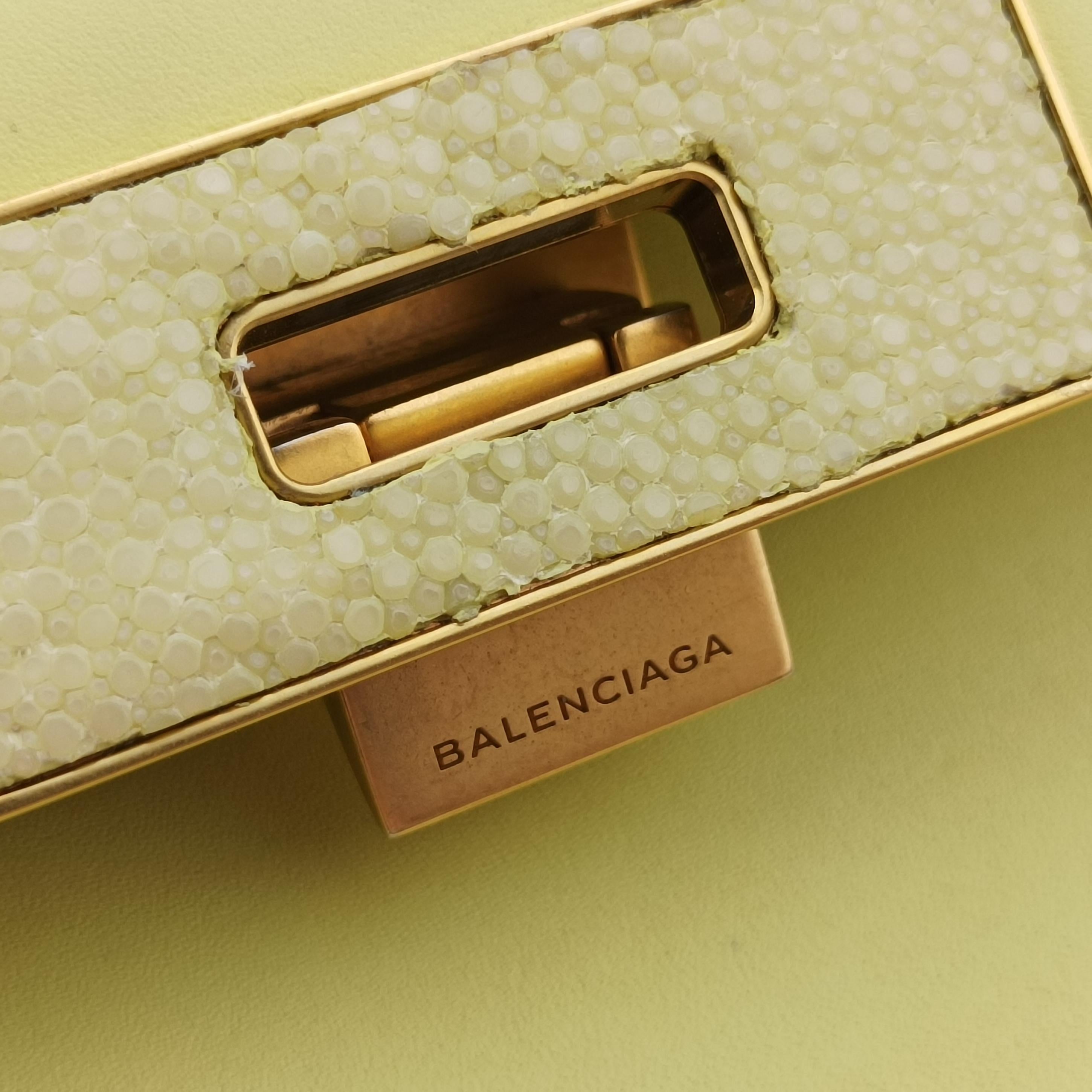 Pre-owned Balenciaga Le Dix Cartable Yellow Leather  shoulderbag | stylenewstar