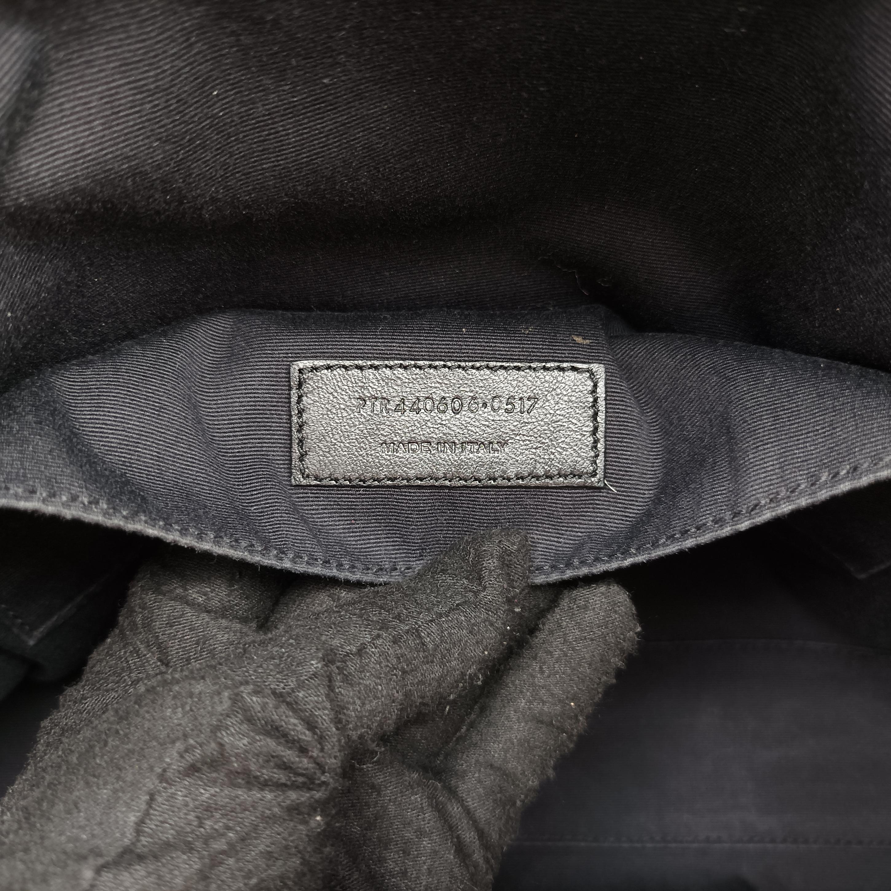 Secondhand Yves Saint Laurent Bold Black Leather 440606 shoulderbag | stylenewstar