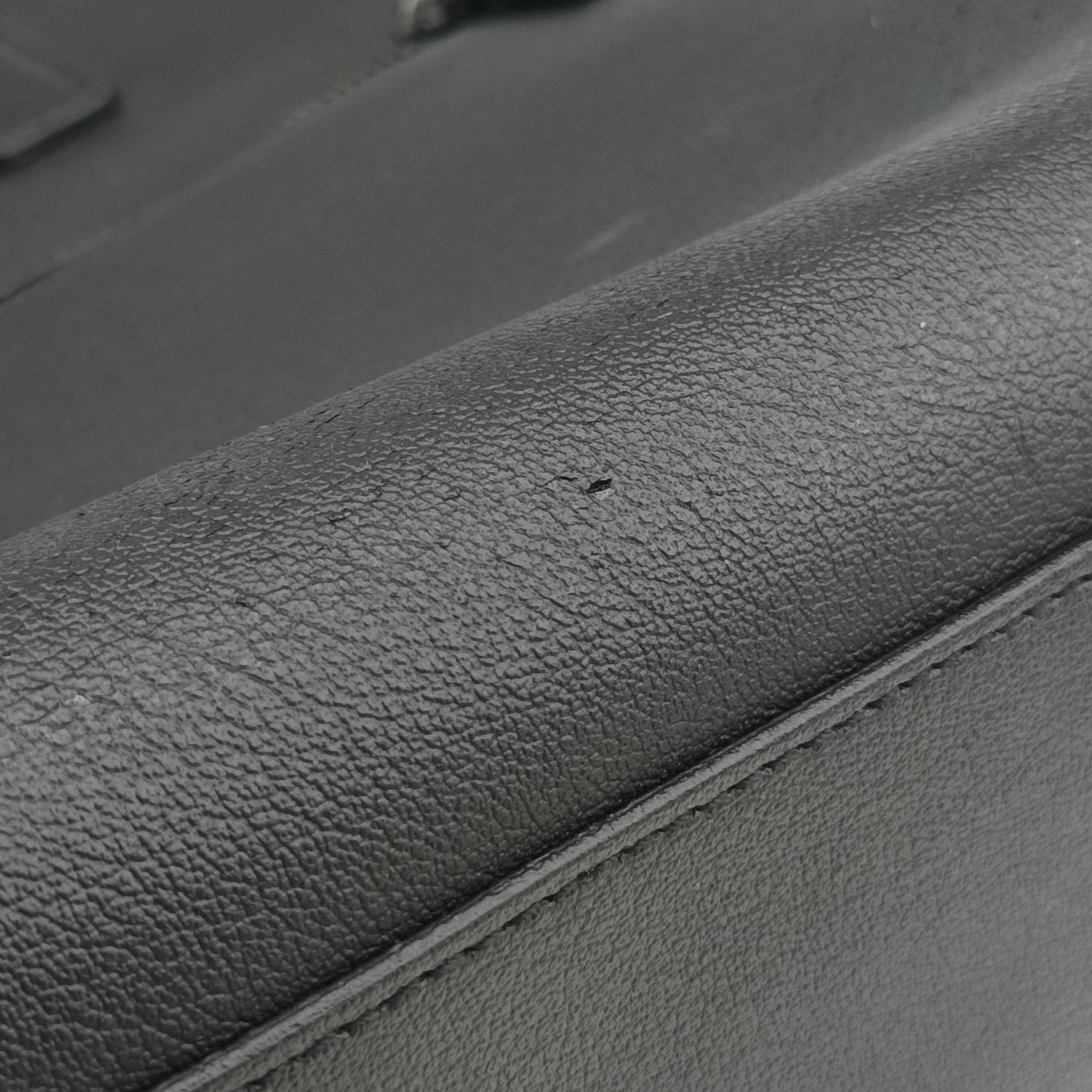 Secondhand Yves Saint Laurent Bold Black Leather 440606 shoulderbag | stylenewstar