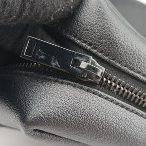 Secondhand Yves Saint Laurent Bold Black Leather 440606 shoulderbag | stylenewstar