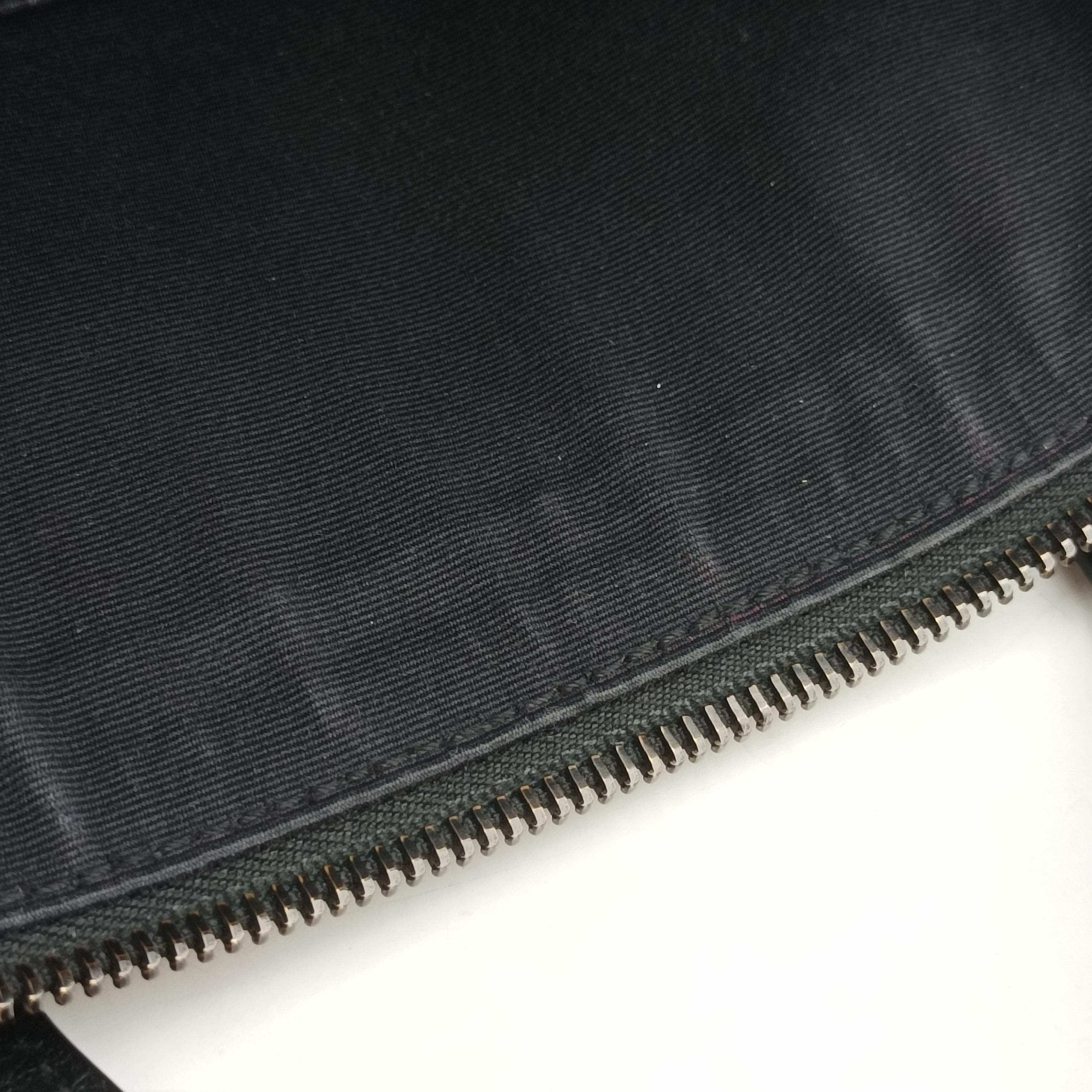 Secondhand Yves Saint Laurent Bold Black Leather 440606 shoulderbag | stylenewstar