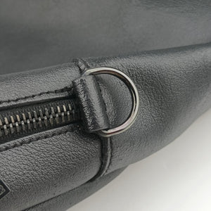 Secondhand Yves Saint Laurent Bold Black Leather 440606 shoulderbag | stylenewstar