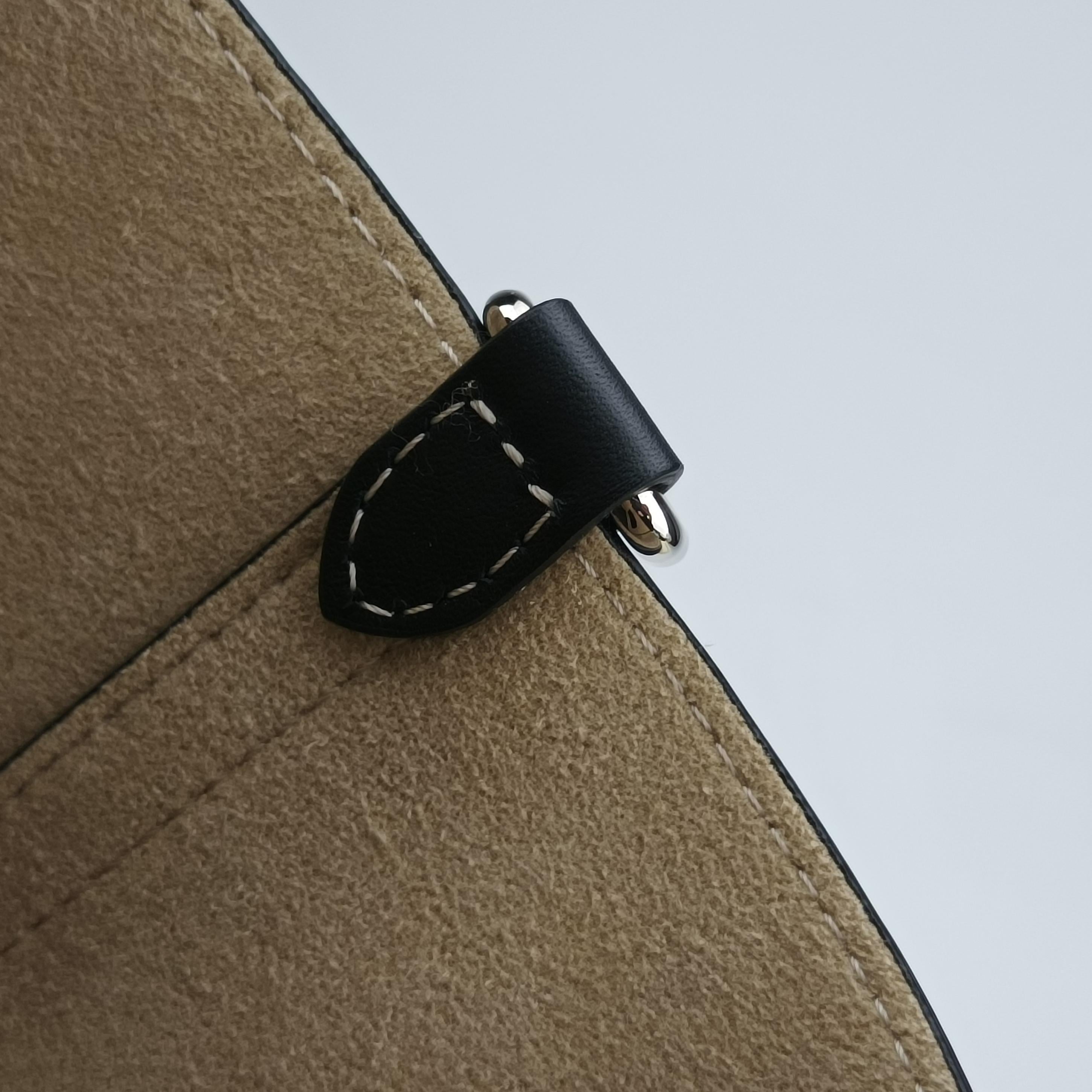 Pre-owned Burberry Soft Pocket Tote Black leather  shoulderbag | stylenewstar