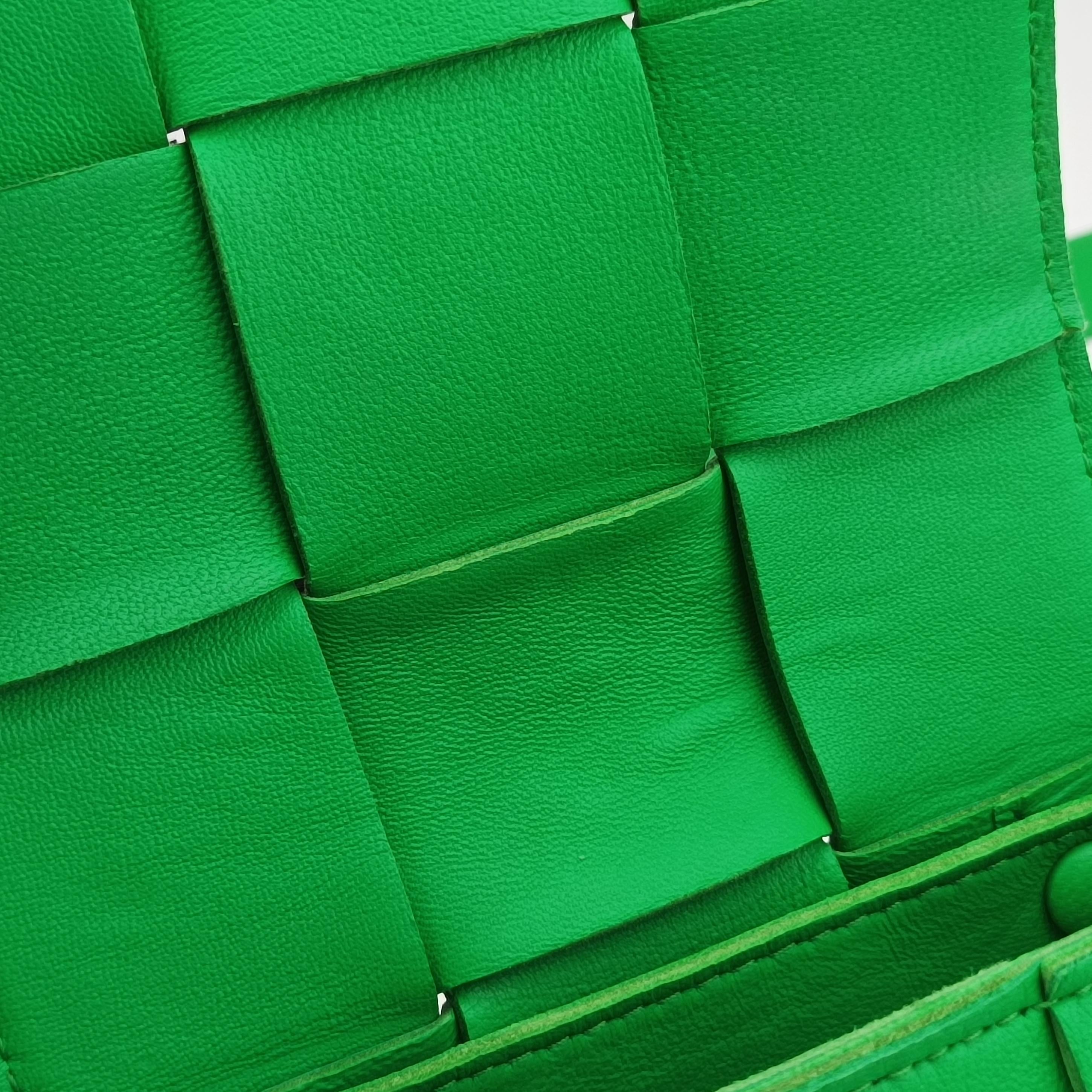 Pre-owned Bottega Veneta candy cassette Green lambskin  shoulderbag | stylenewstar