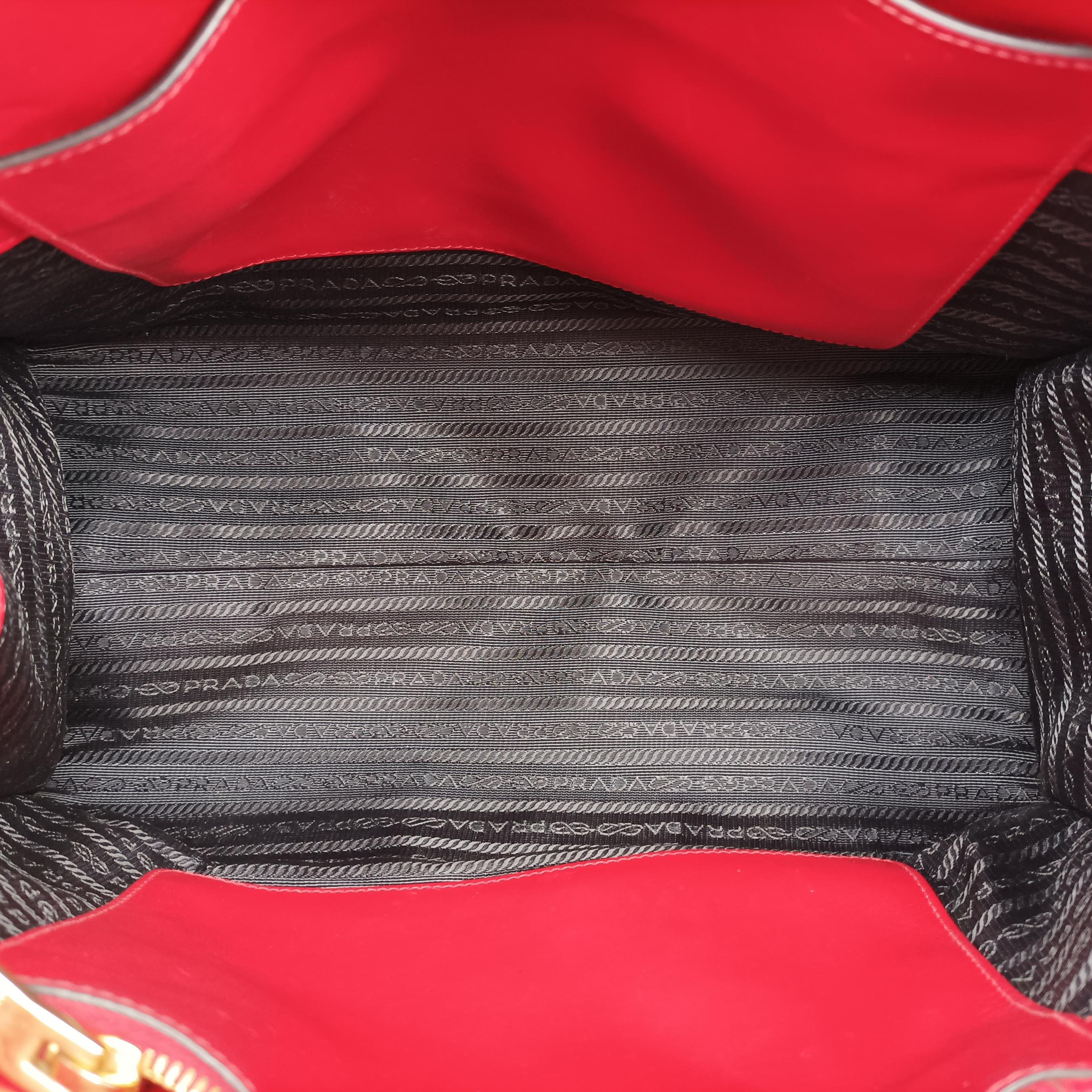 Pre-owned Prada Paradigm Red SAFFIANO Leather 1BA130 shoulderbag | stylenewstar