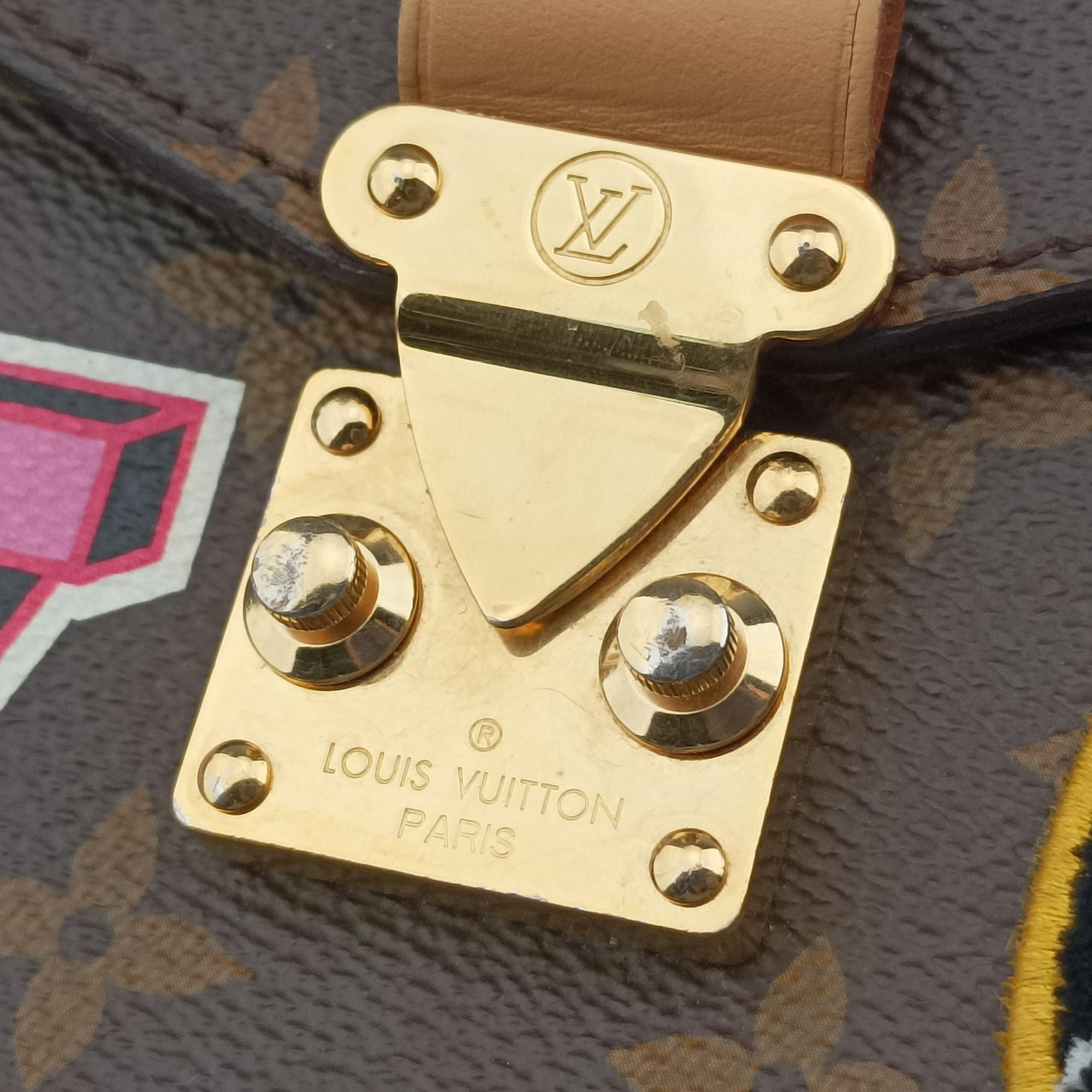 Secondhand Louis Vuitton Pochette MeTIS MM Brown×multicolor Monogram Patches M43991 shoulderbag | stylenewstar