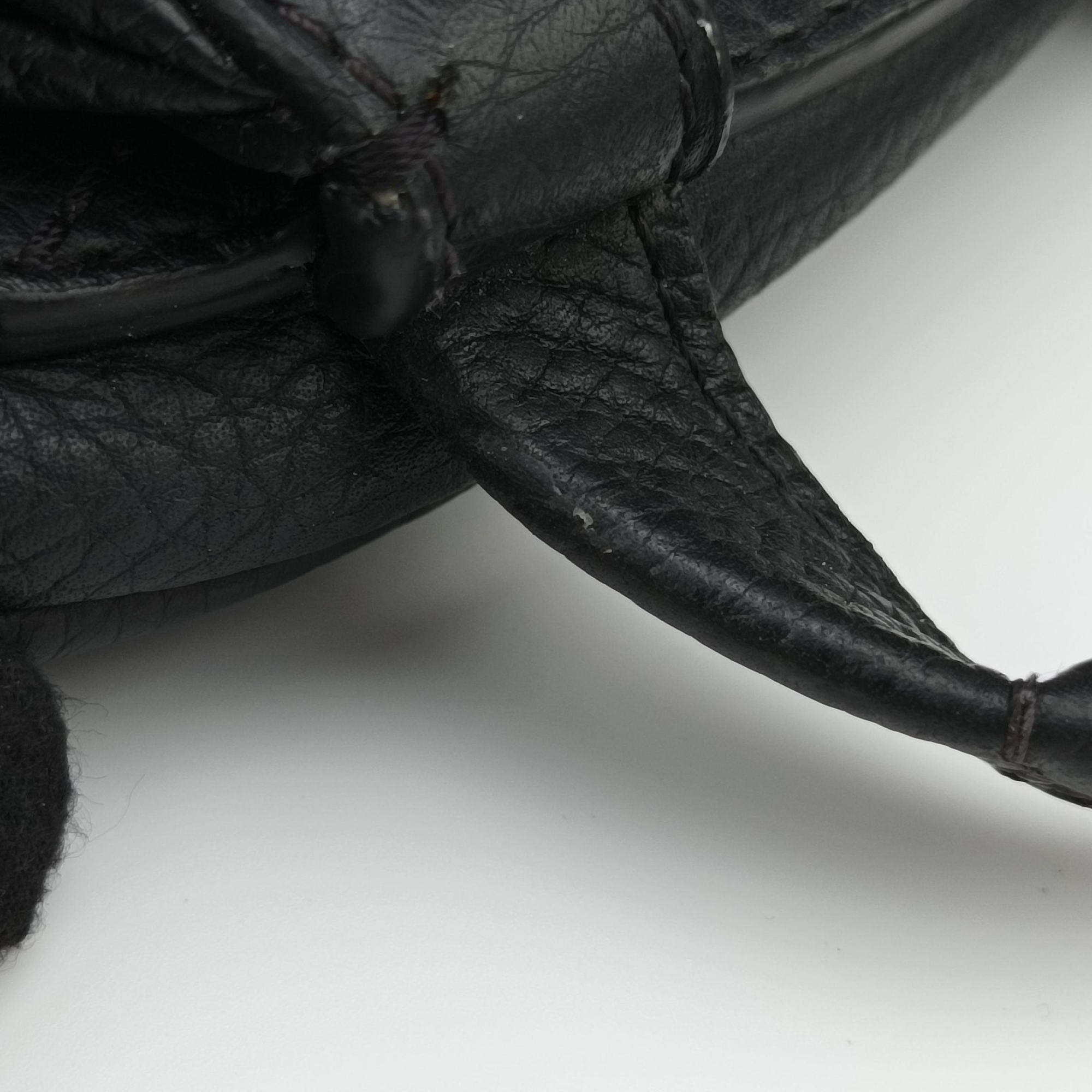 Secondhand Louis Vuitton ARMAND Noir Taurillon Leather M42687 backpack/rucksack | stylenewstar