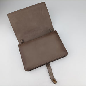 Pre-owned Gucci Duilio Brogue Brown Leather 296902 shoulderbag | stylenewstar
