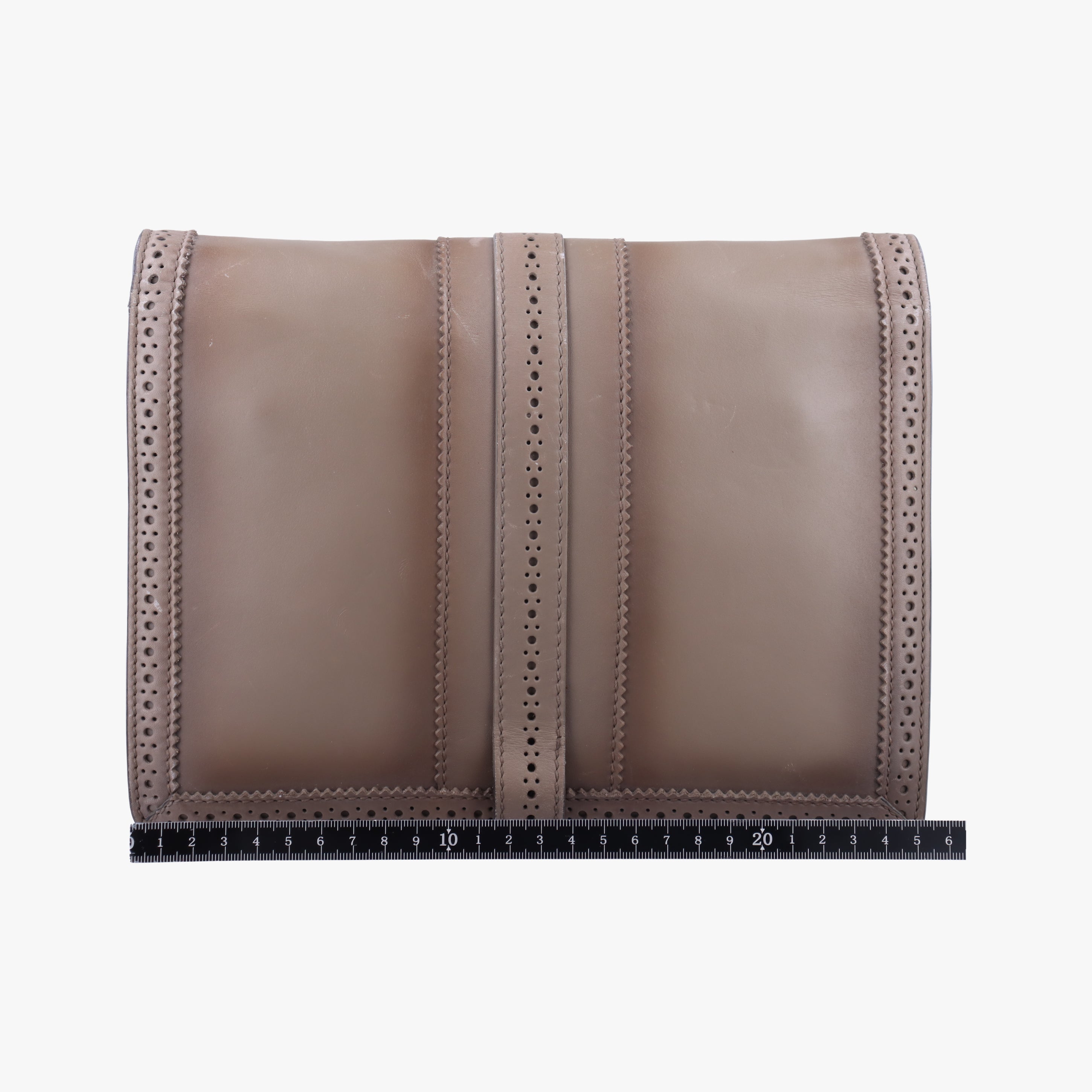 Pre-owned Gucci Duilio Brogue Brown Leather 296902 shoulderbag | stylenewstar