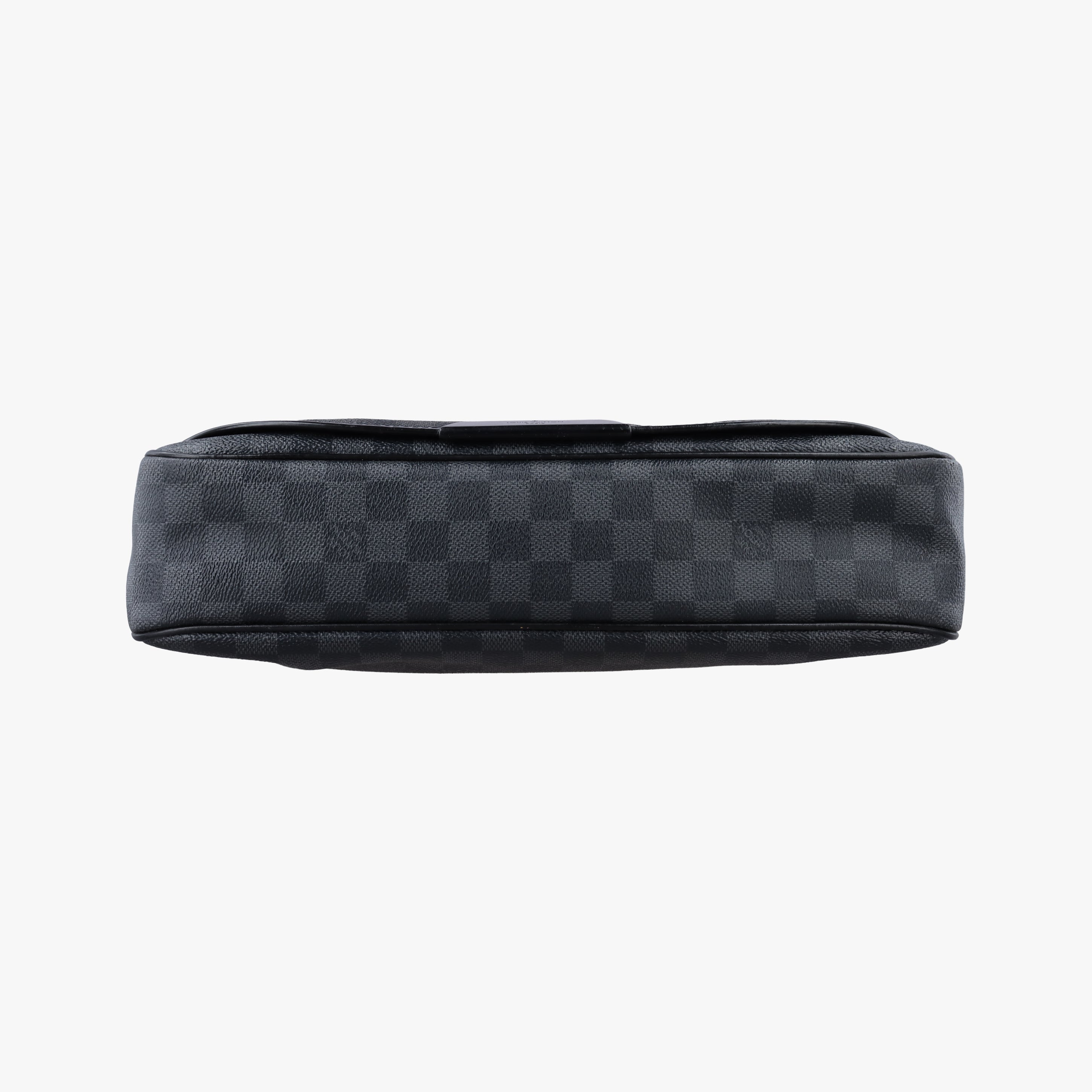 Vintage Louis Vuitton DANIEL MM Noir Damier GRAPHITE N58029 shoulderbag | stylenewstar