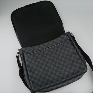 Pre-owned Louis Vuitton DANIEL MM Noir Damier  Graphite N58029 shoulderbag | stylenewstar