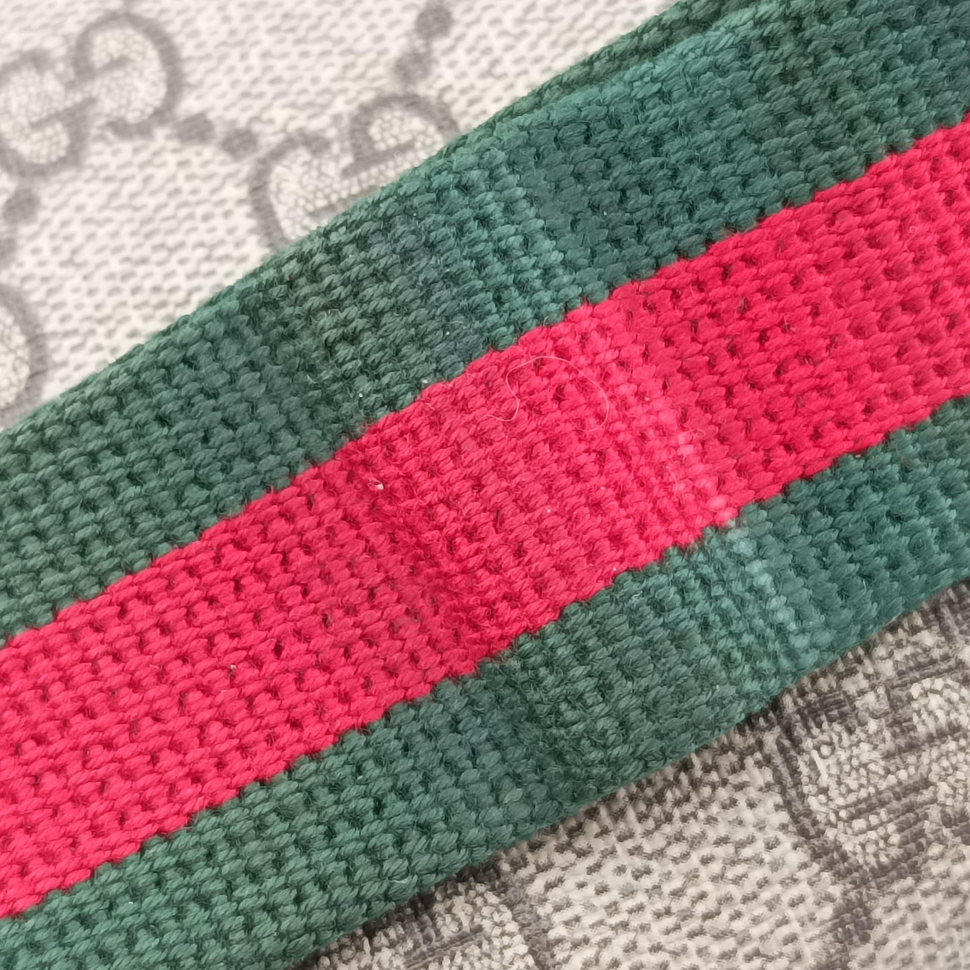 Vintage Gucci GG Supreme Courrier beige×Multicolour PVC coated canvas 529711 bum bag/waist bag | stylenewstar