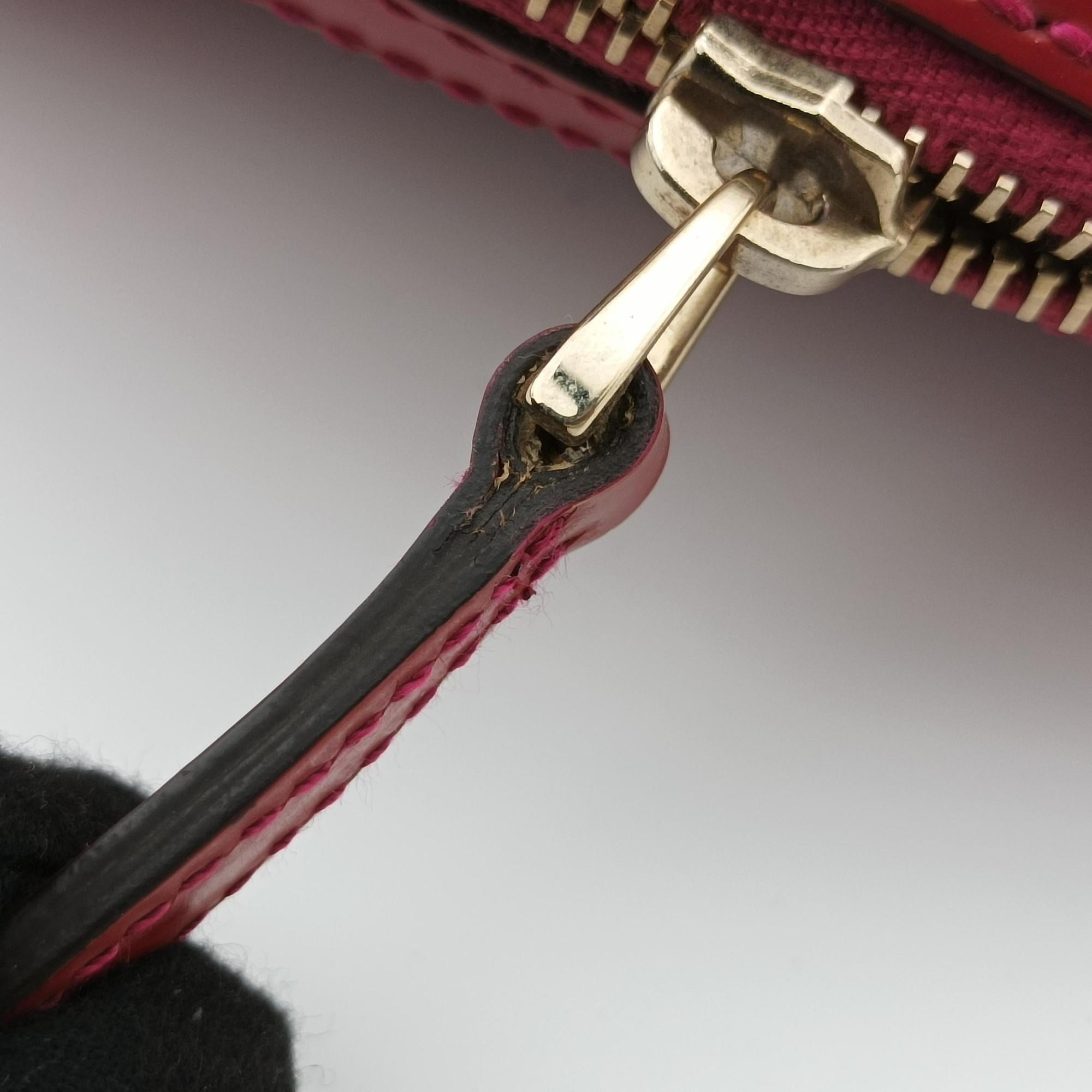 Vintage Gucci Microguccissima Red Patent Leather 309617 shoulderbag | stylenewstar