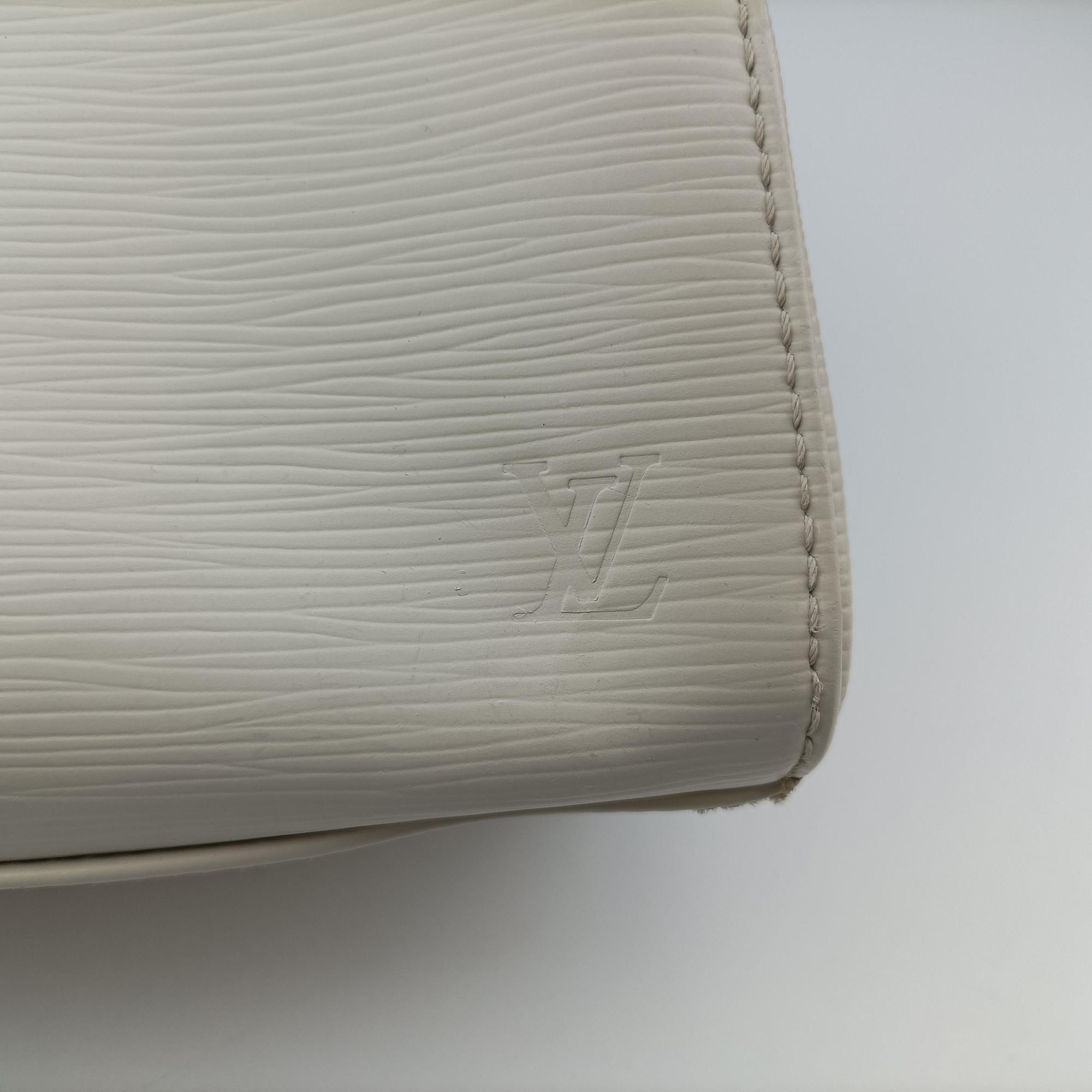 Pre-owned Louis Vuitton Brea MM IVOIRE EPI M40330 shoulderbag | stylenewstar