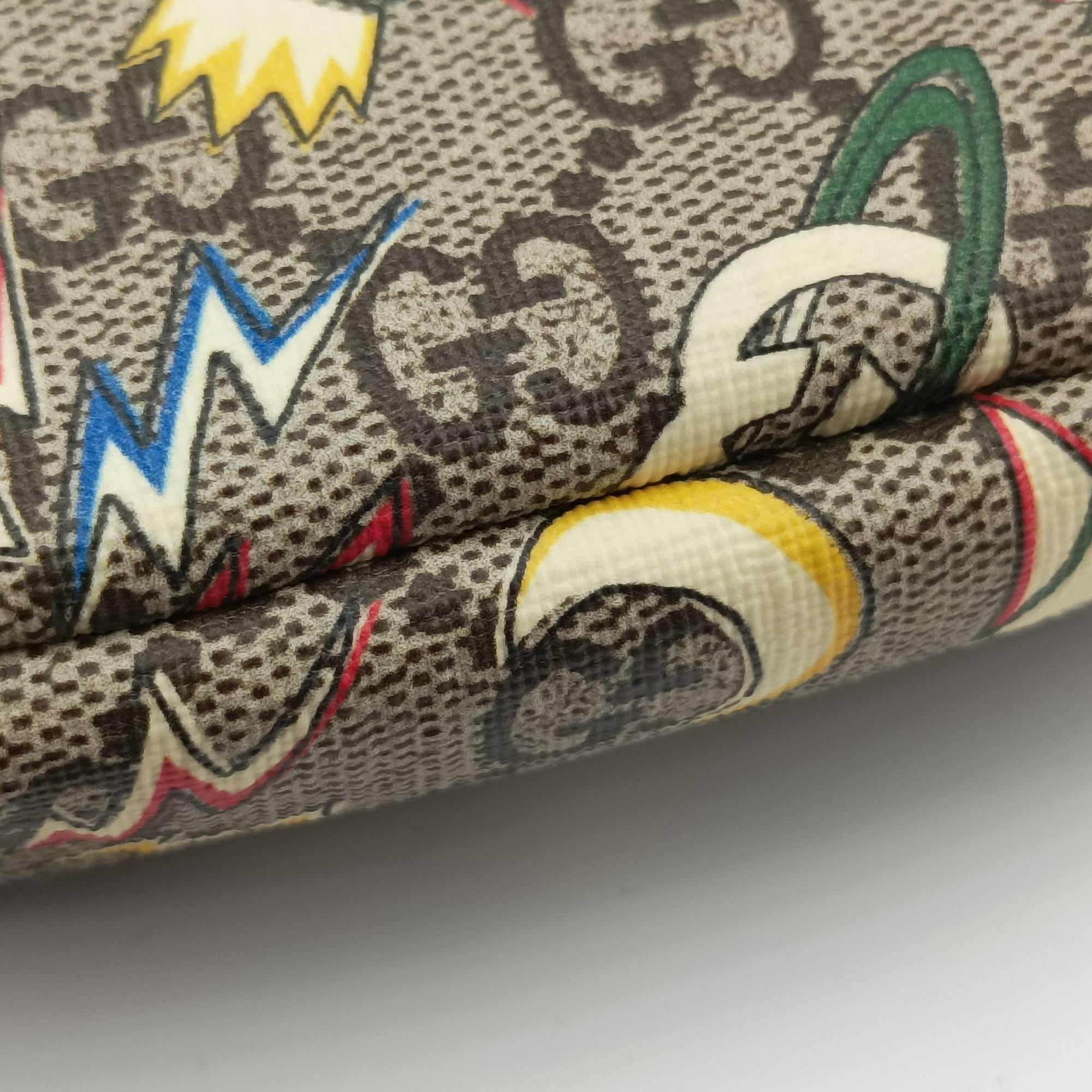 Pre-owned Gucci Kids GG Space beige×Multicolour PVC coated canvas 502095 bum bag/waist bag | stylenewstar
