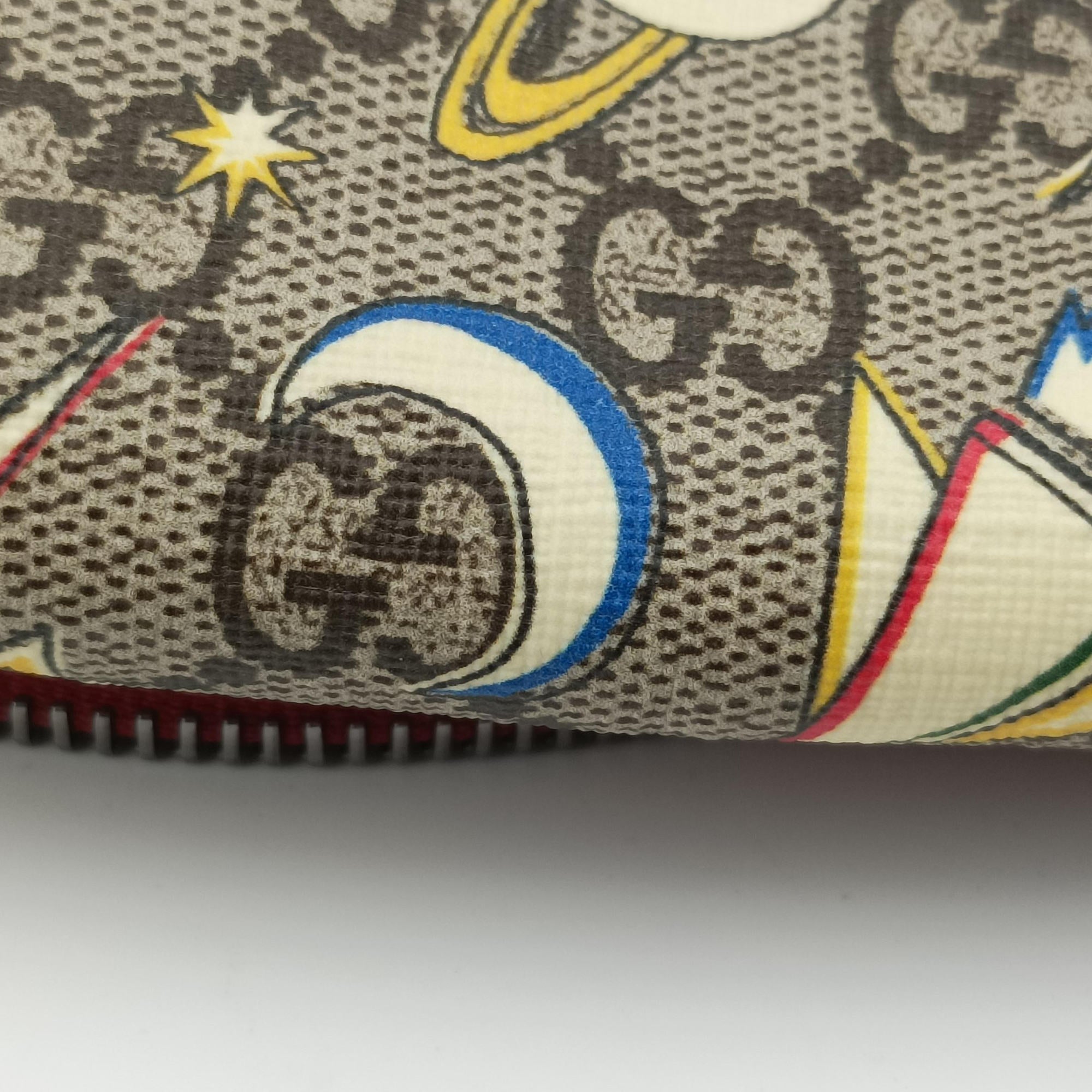 Pre-owned Gucci Kids GG Space beige×Multicolour PVC coated canvas 502095 bum bag/waist bag | stylenewstar