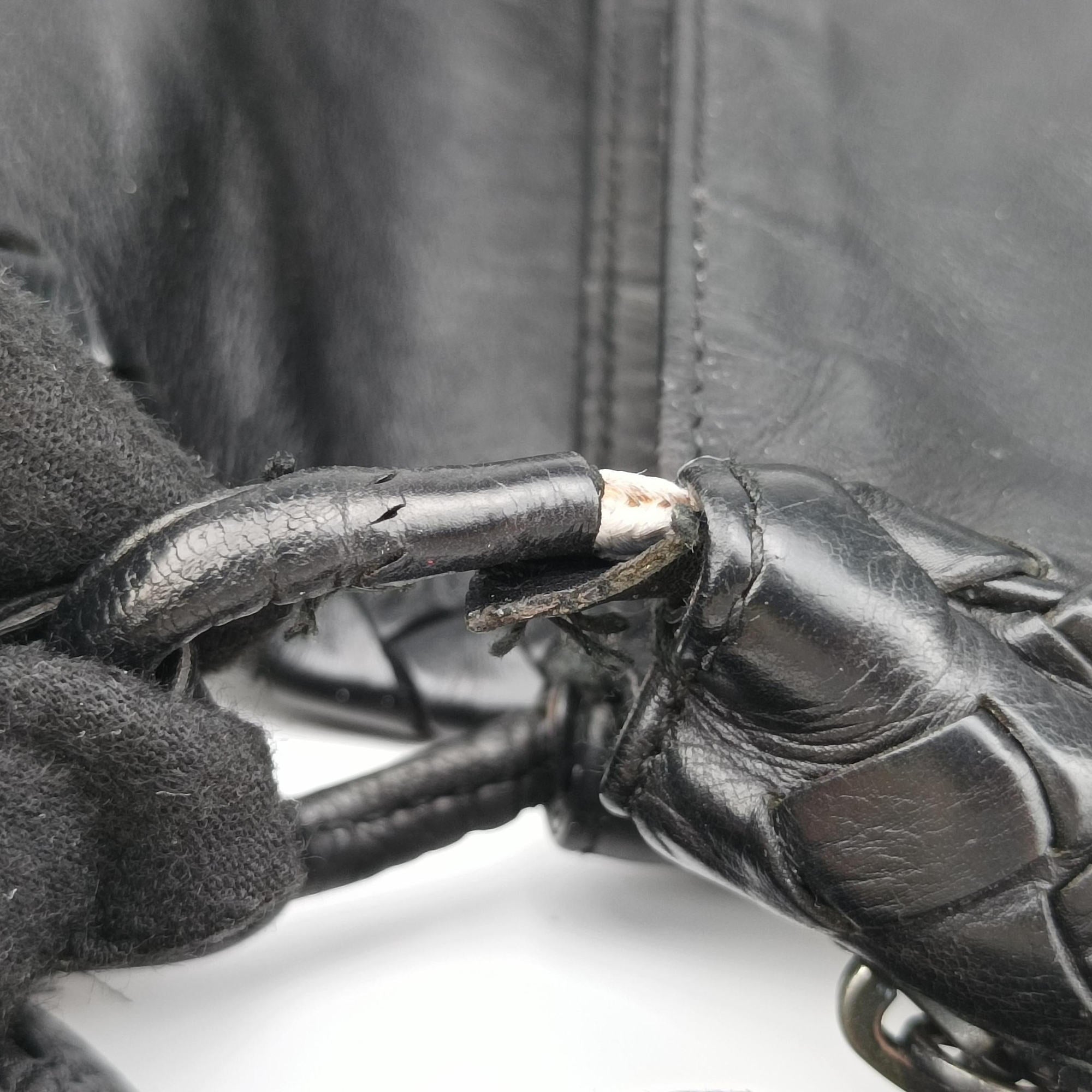 Secondhand Bottega Veneta Intrecciato Black Lambskin  shoulderbag | stylenewstar