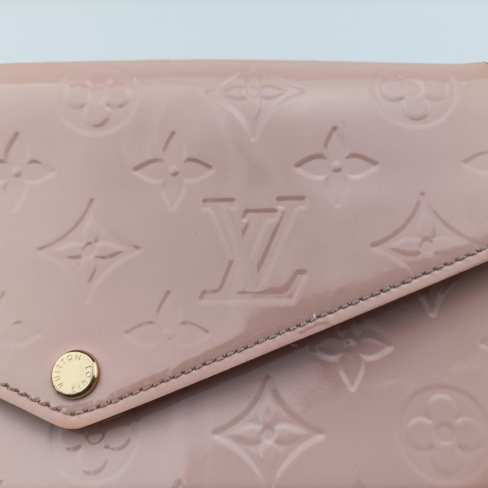 Secondhand Louis Vuitton Pochette Felicie Rose Ballerine Vernis M64358 shoulderbag | stylenewstar