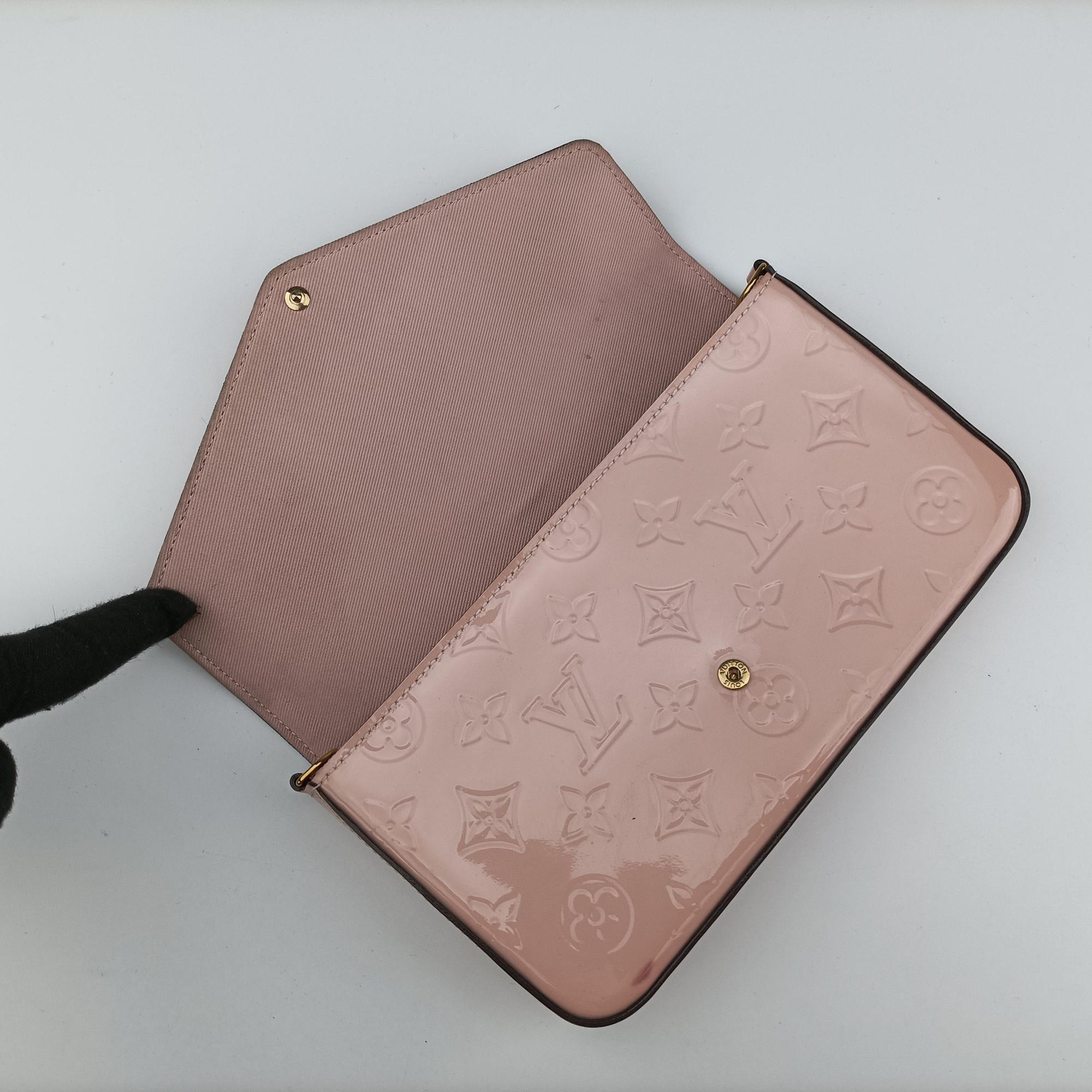 Secondhand Louis Vuitton Pochette Felicie Rose Ballerine Vernis M64358 shoulderbag | stylenewstar