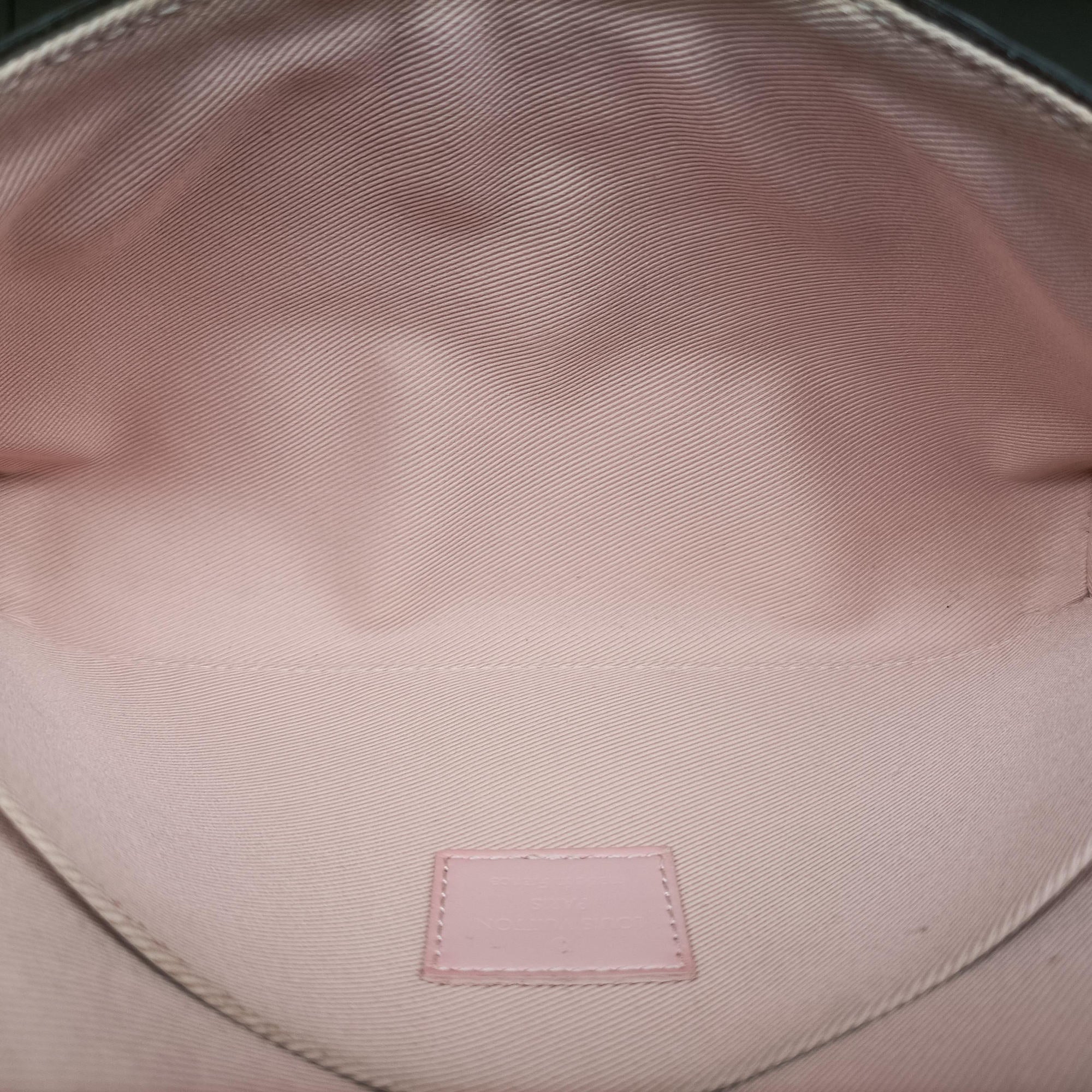 Secondhand Louis Vuitton Pochette Felicie Rose Ballerine Vernis M64358 shoulderbag | stylenewstar