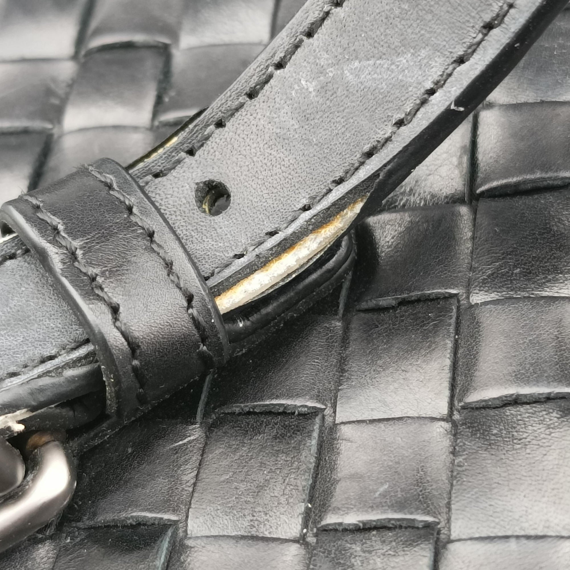 Pre-owned Bottega Veneta Roma Intrecciato Black lambskin  shoulderbag | stylenewstar